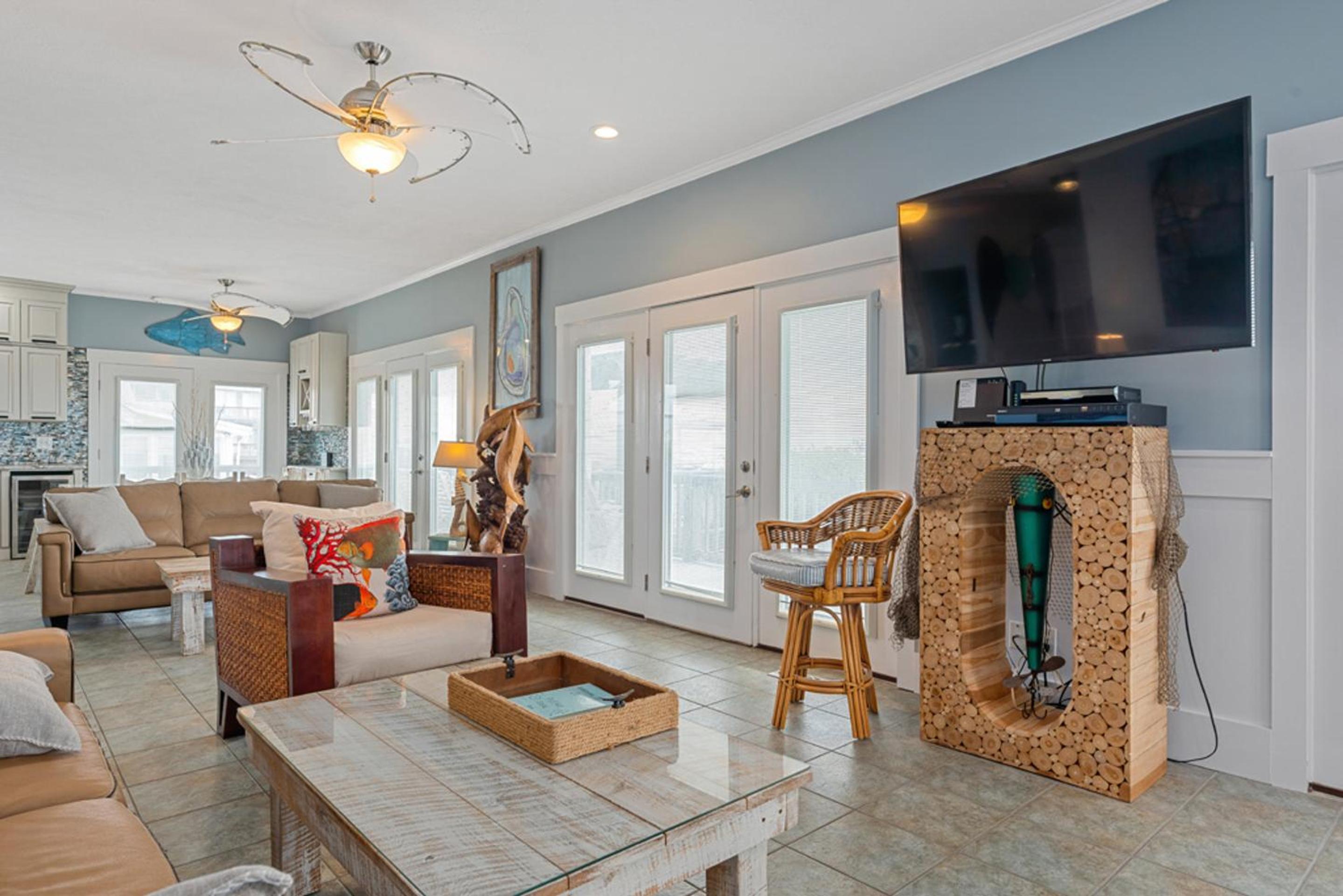 Seven-Bedroom House photo 1