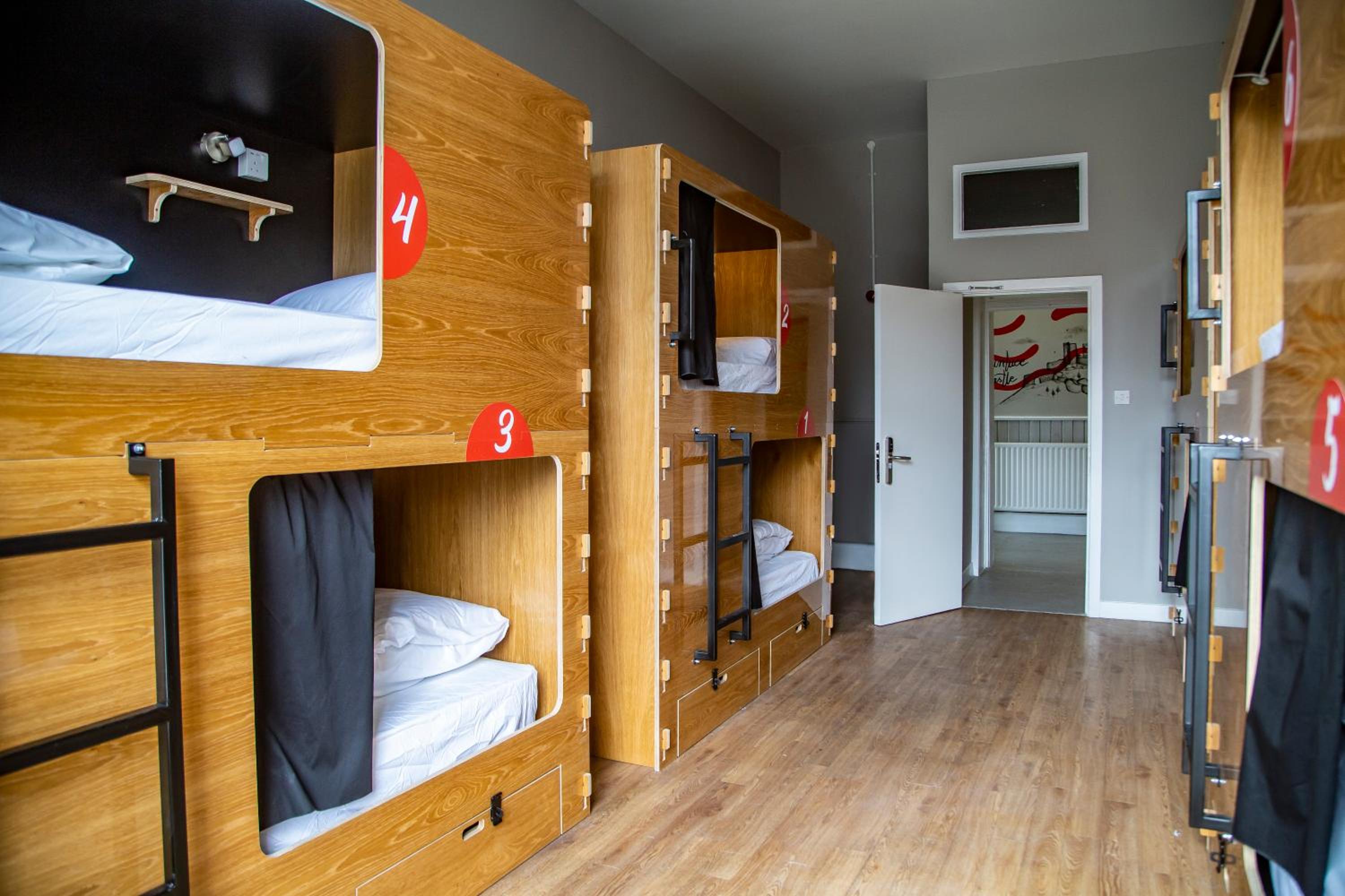 Bed in 8-Bed Mixed Dormitory Room photo 3