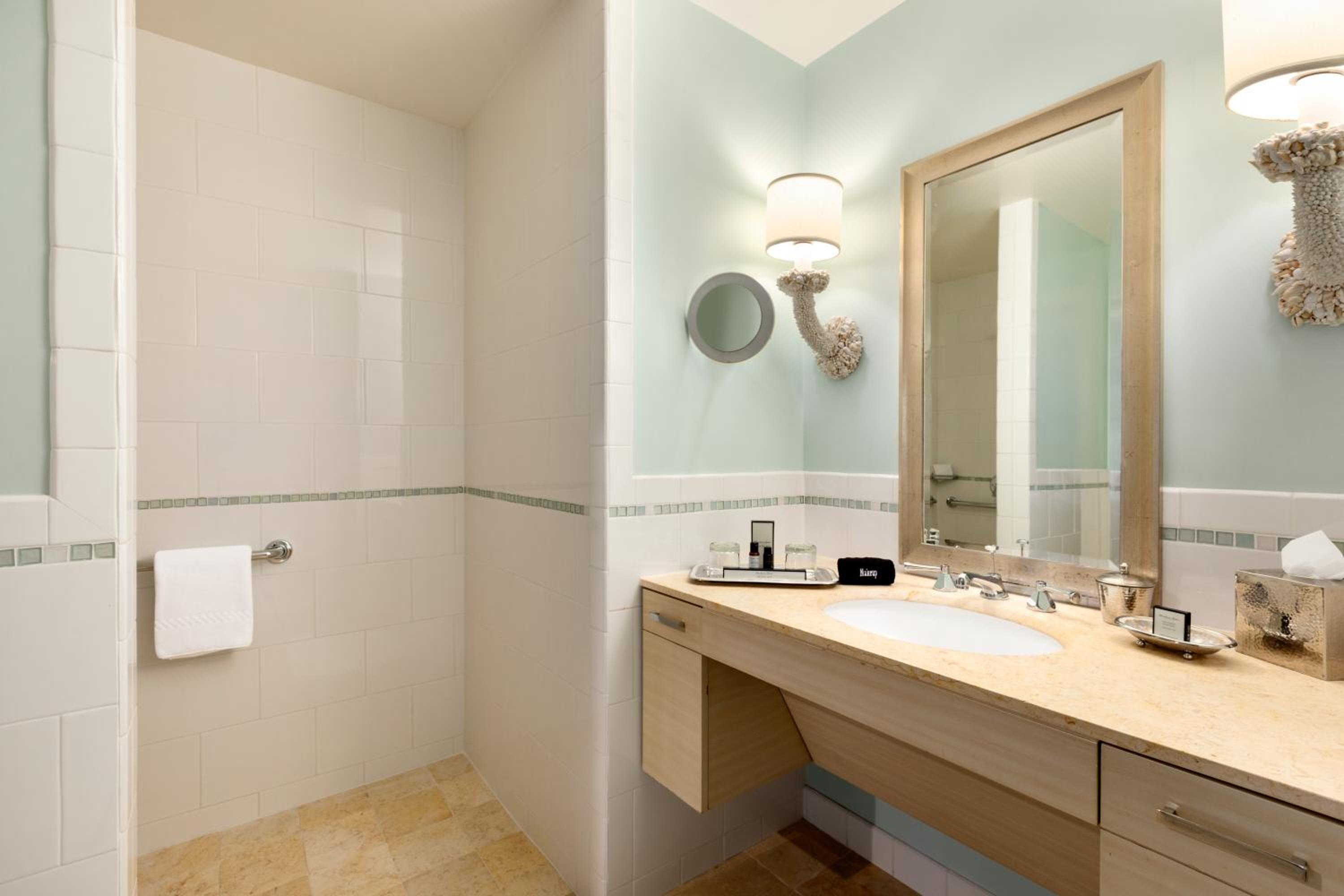King Room with Ocean View - Photo 3
