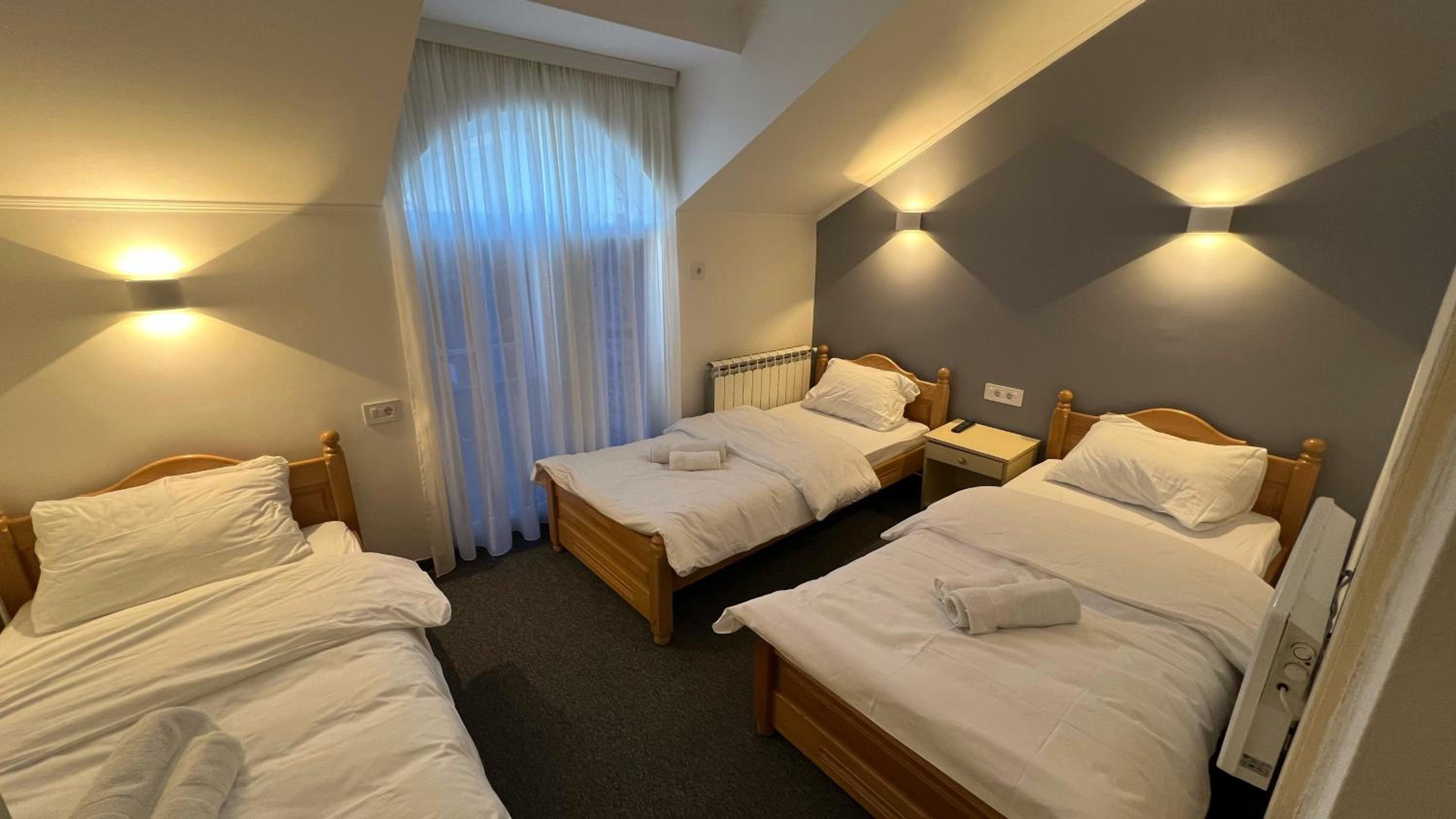 Classic Triple Room photo 2