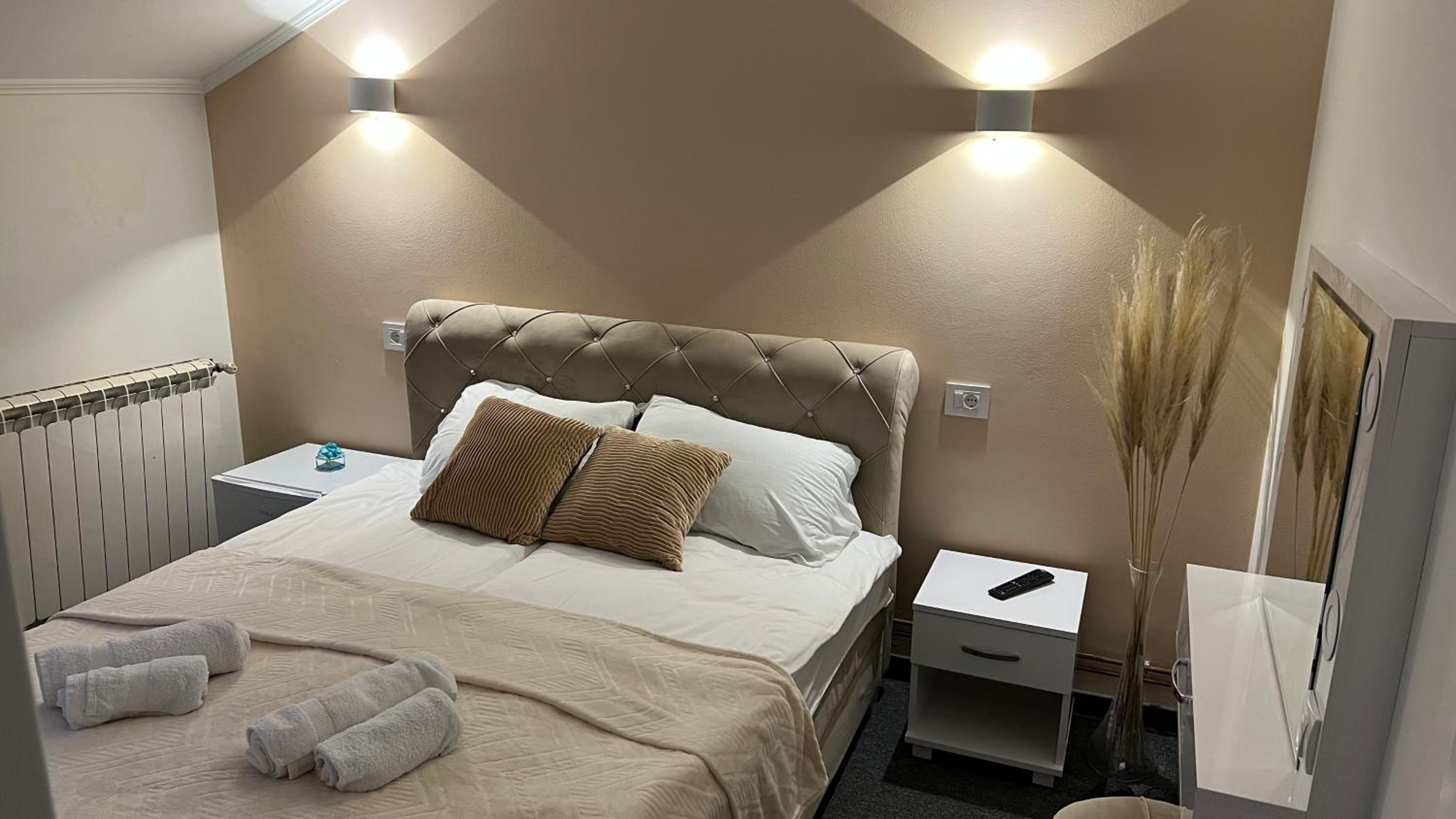 Deluxe Room (2 Adults + 1 Child) photo 3