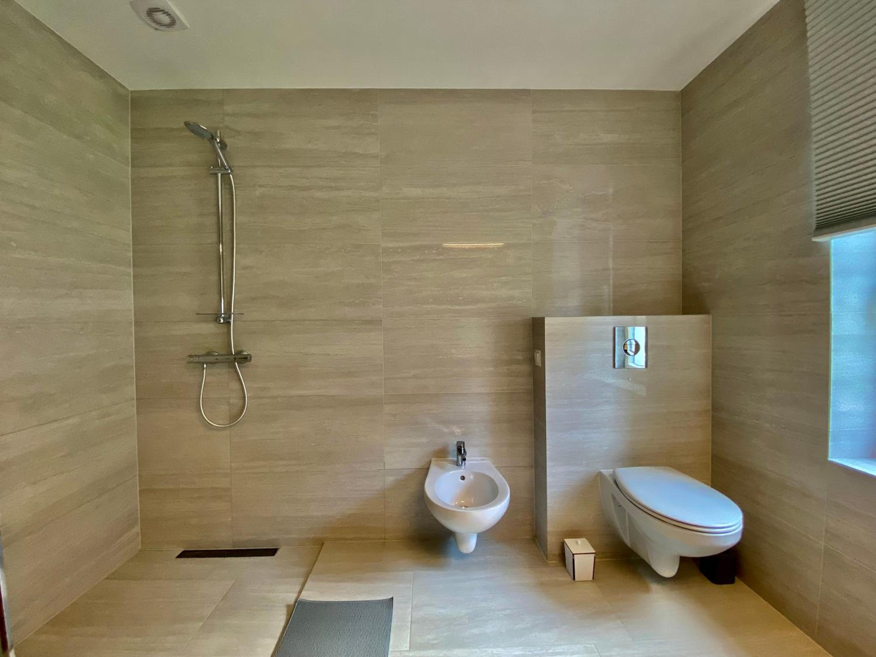 One-Bedroom Apartment - Photo 6