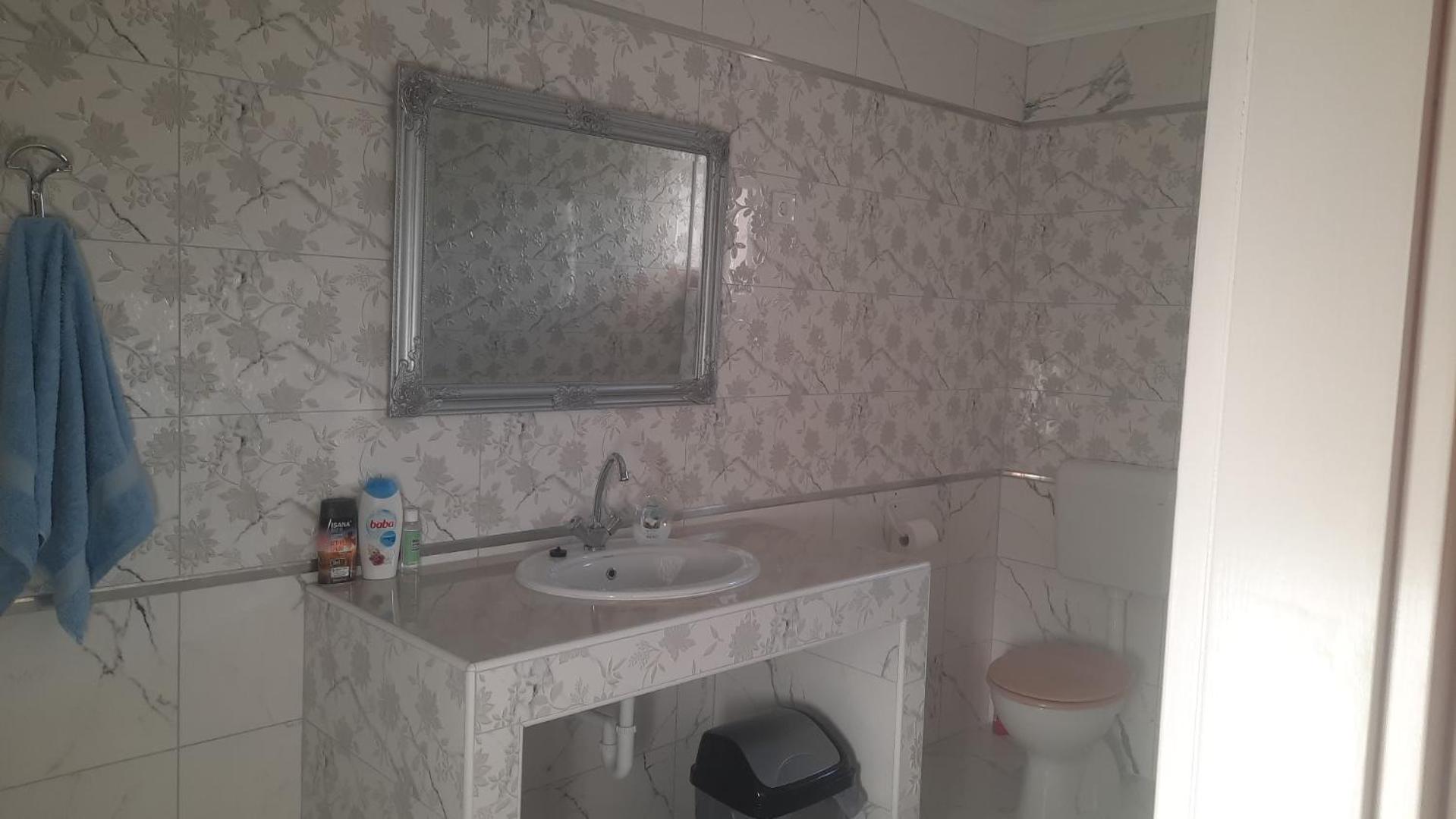 Family Room with Private Bathroom - Photo 2