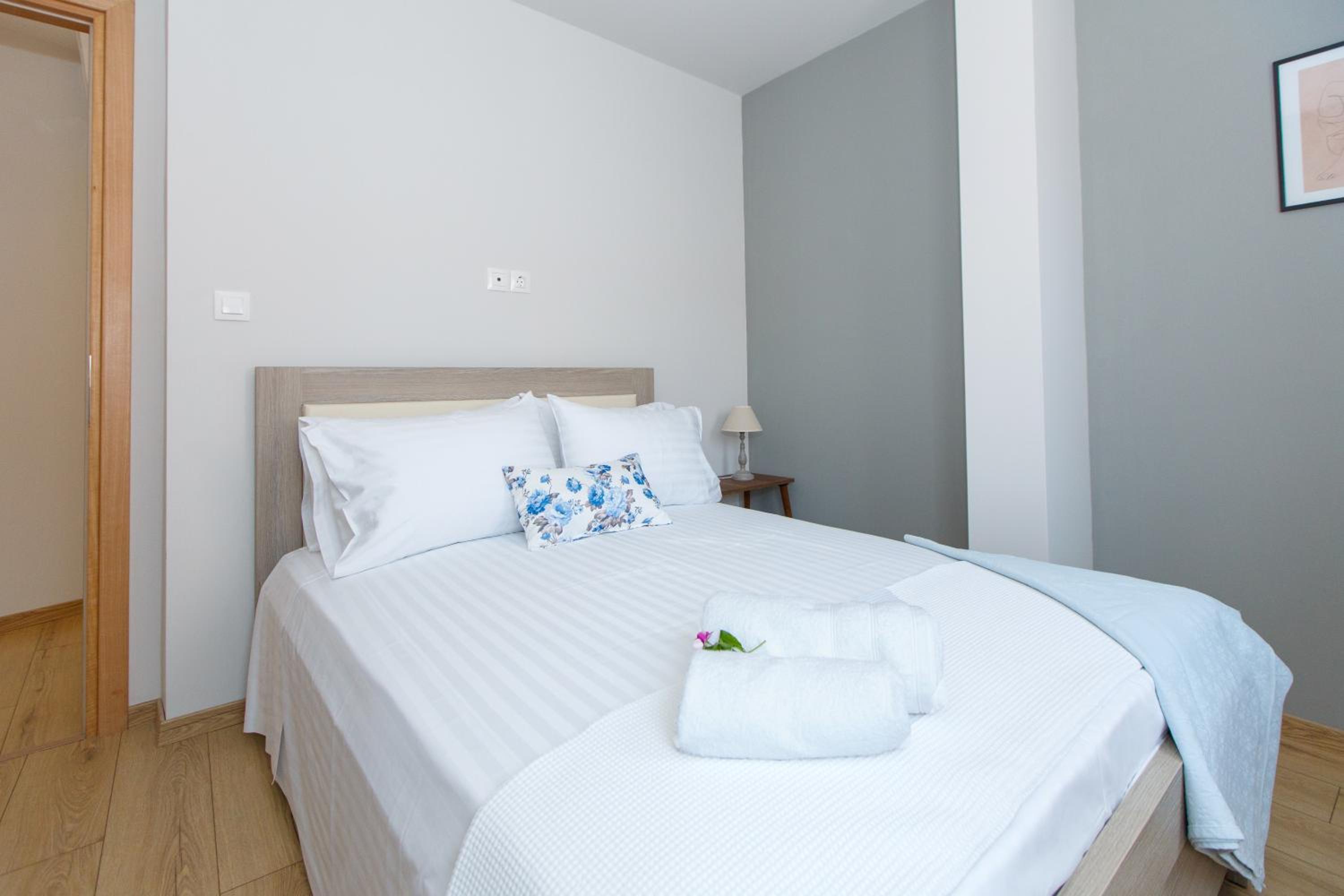 Quadruple Room with Private Bathroom photo 2