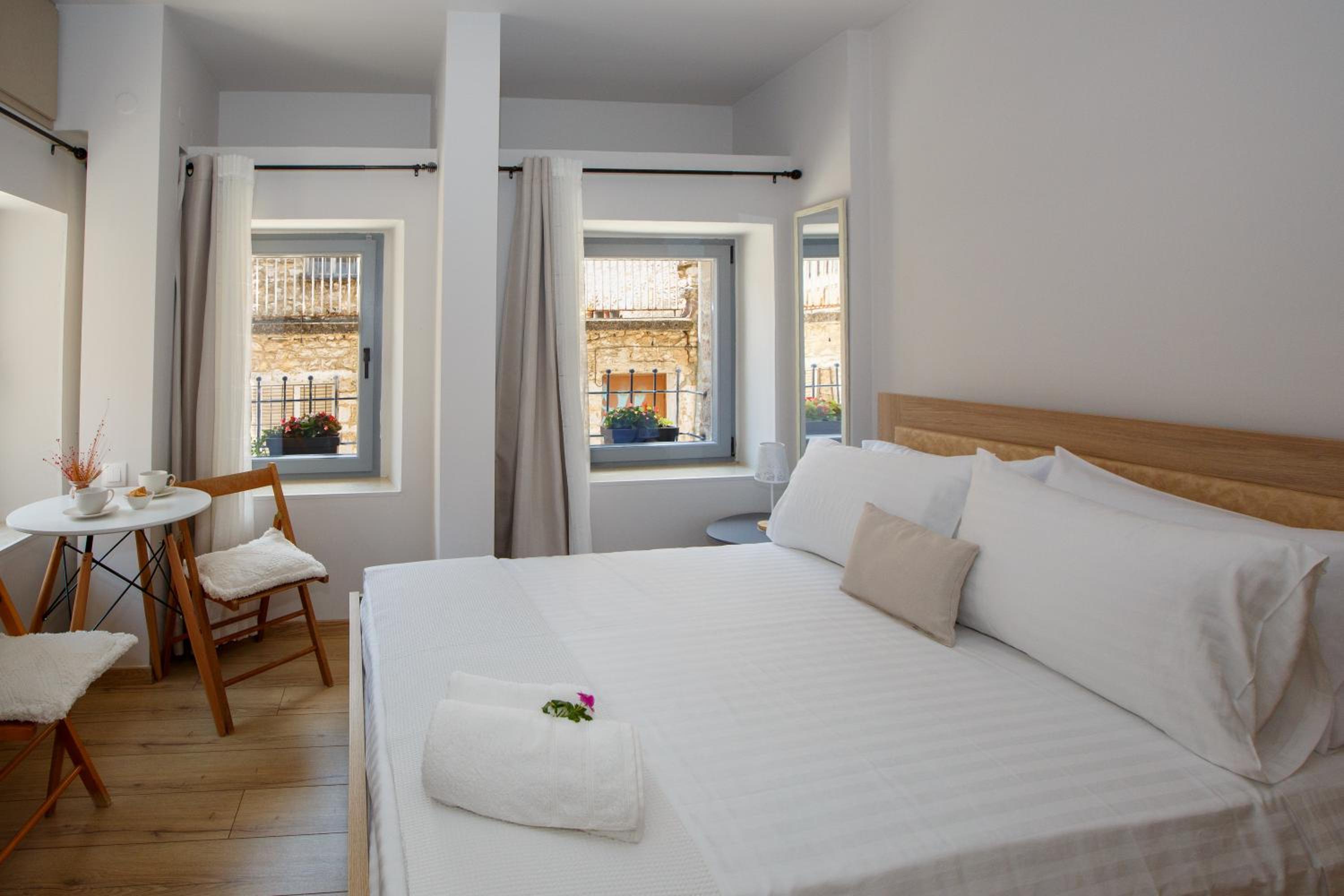 Double Room with Private Bathroom photo 2