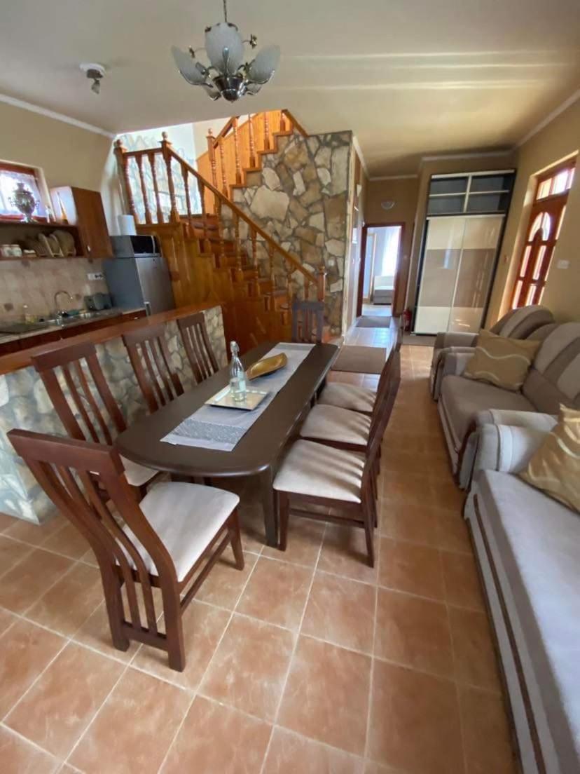 Four-Bedroom House photo 1