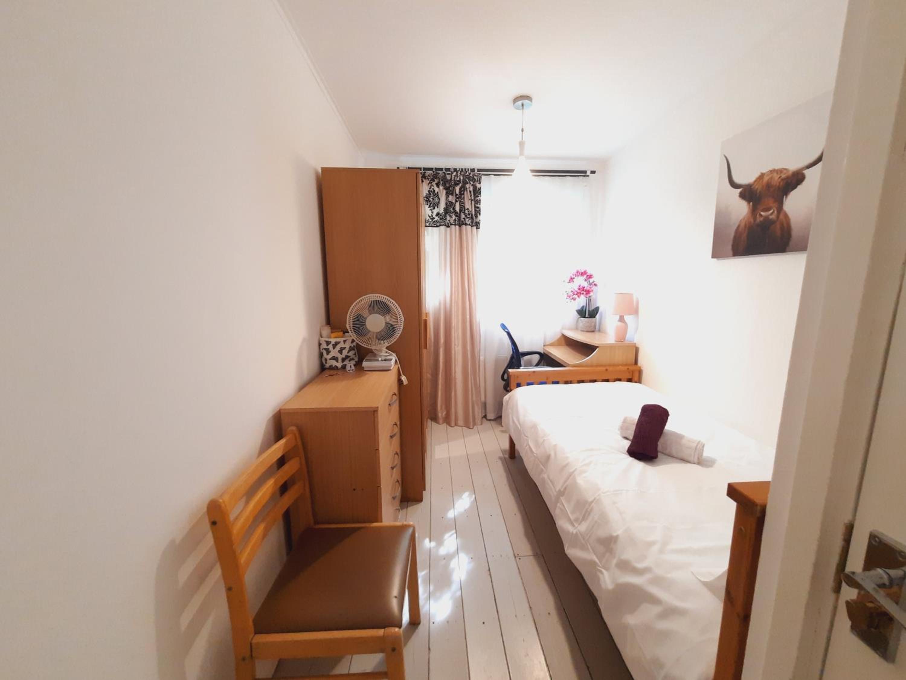 Standard Single Room with Shared Bathroom photo 3