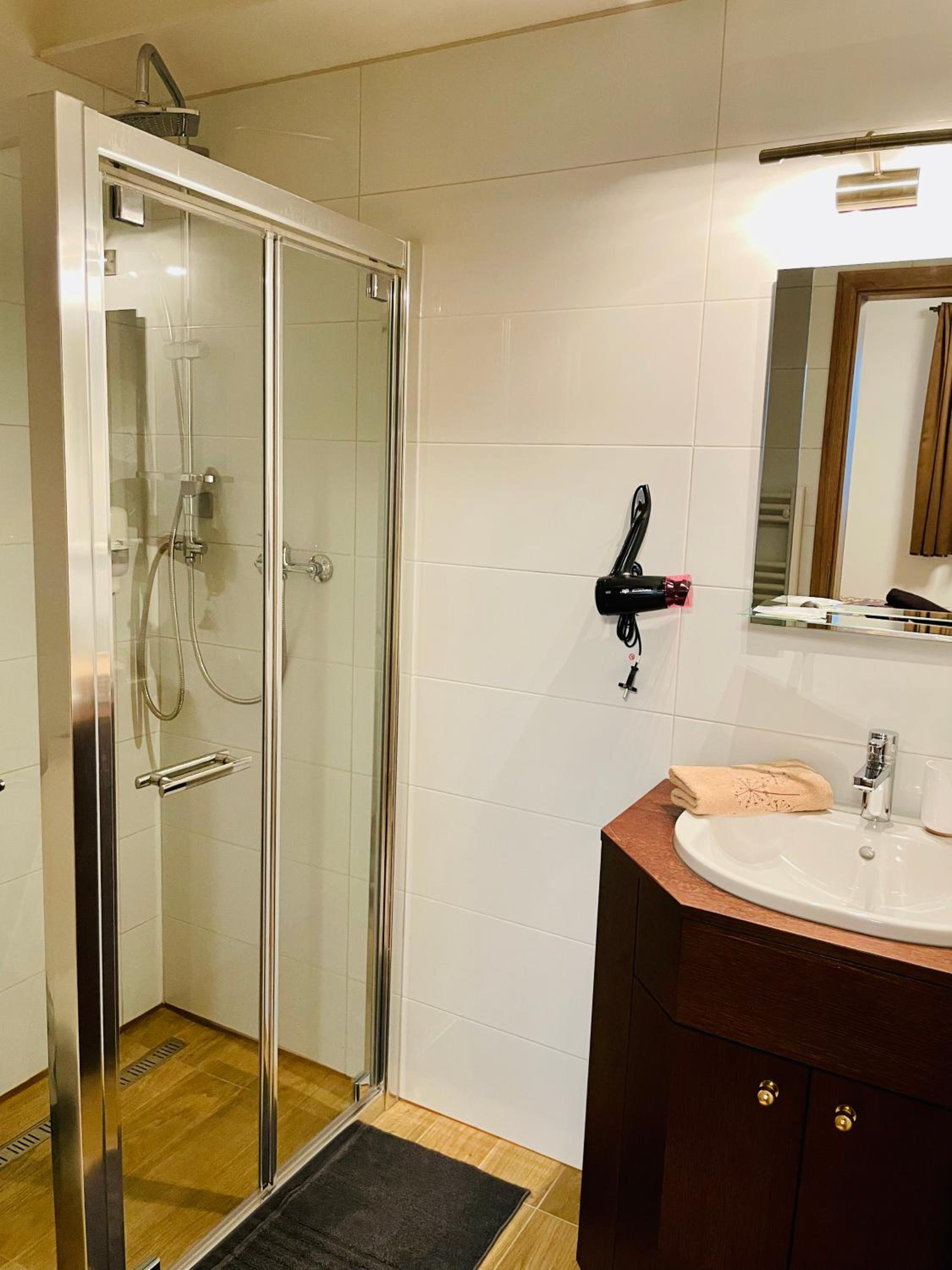 Double Room with Garden View - Photo 17