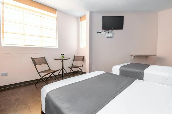 Twin Room - Photo 4