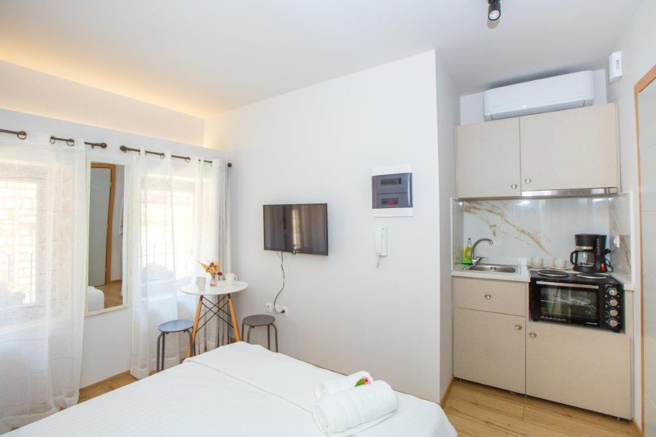 Double Room with Private Bathroom photo 2