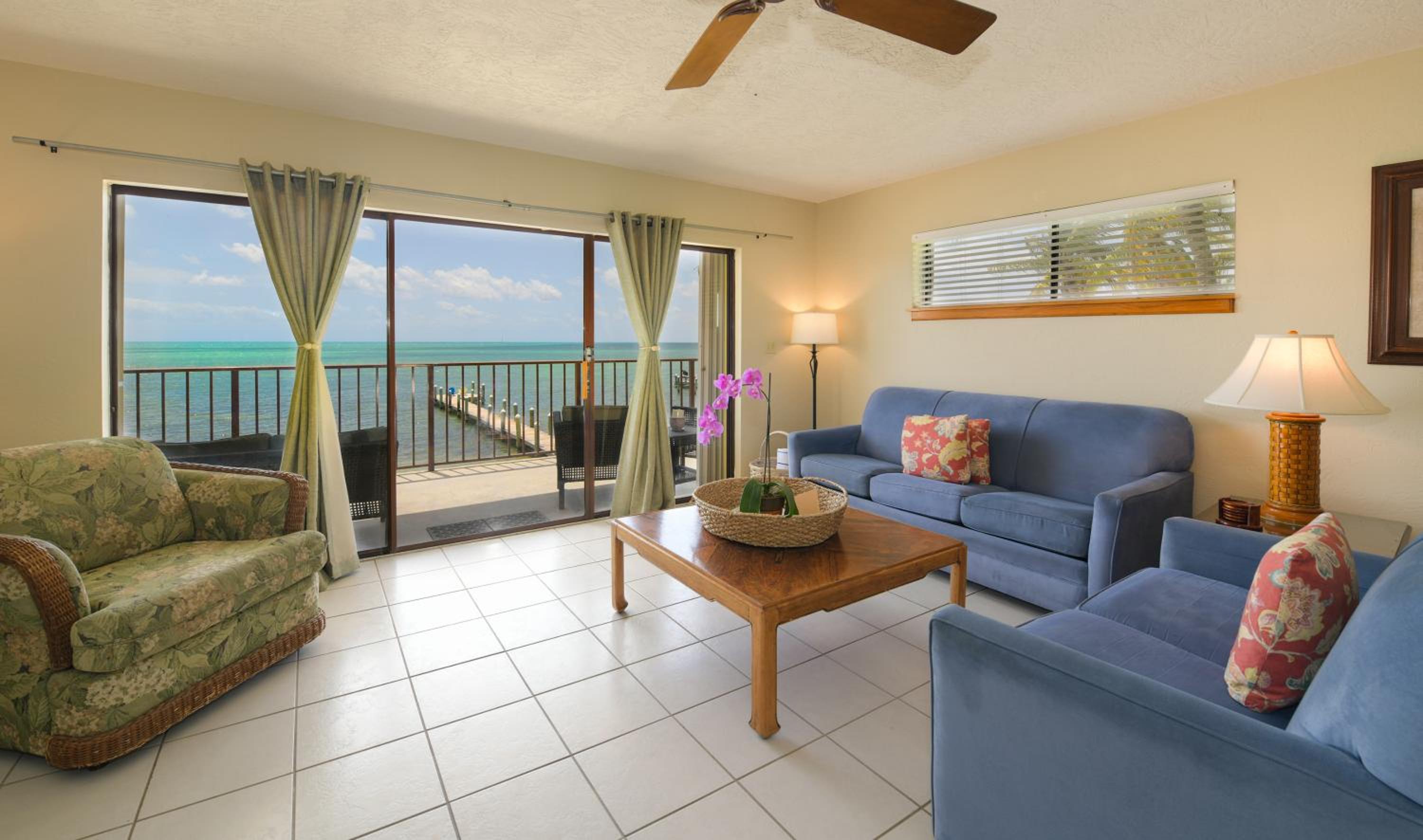 Three-Bedroom Villa - Photo 4