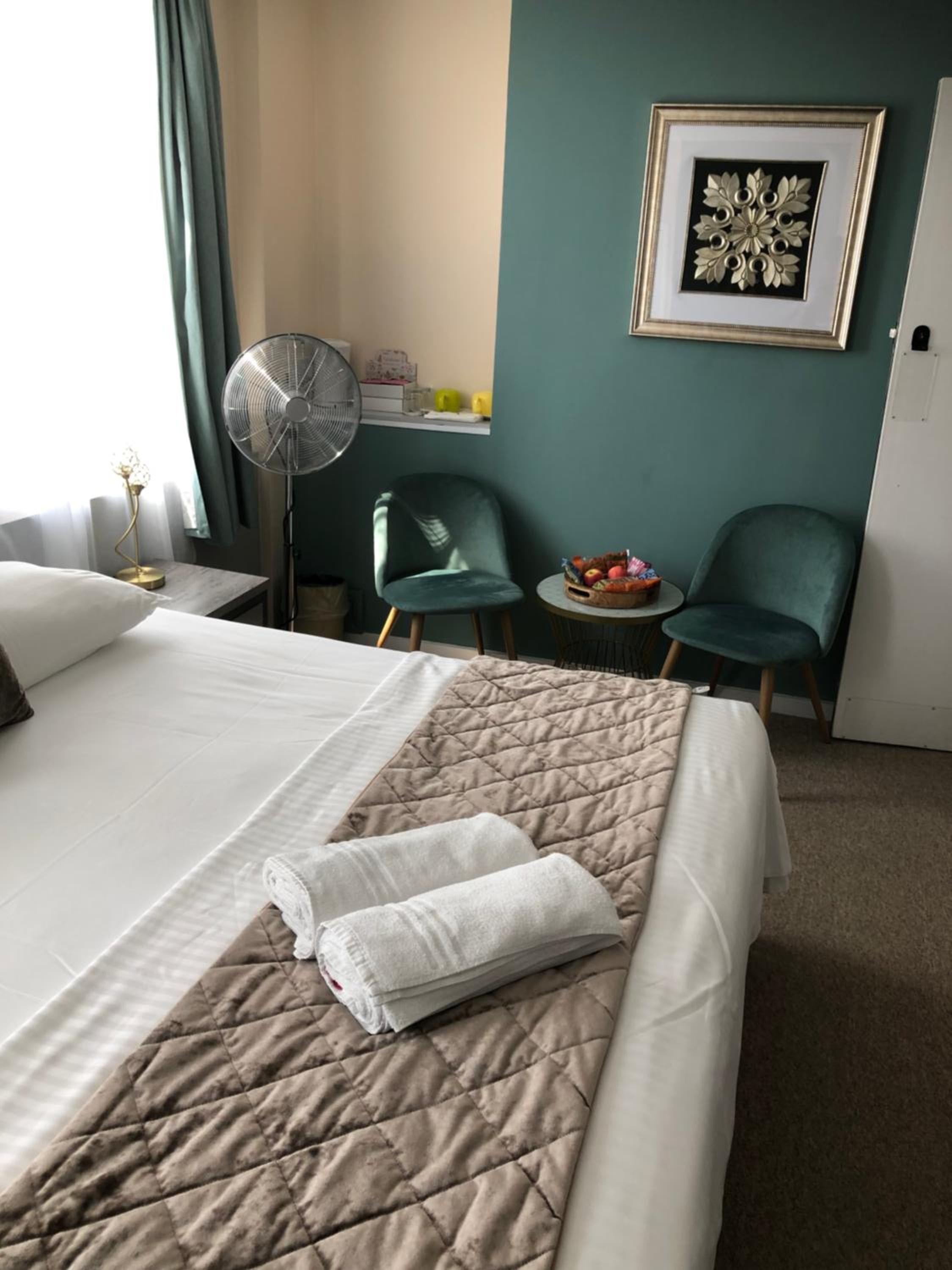 Super King - Large Double Room photo 3