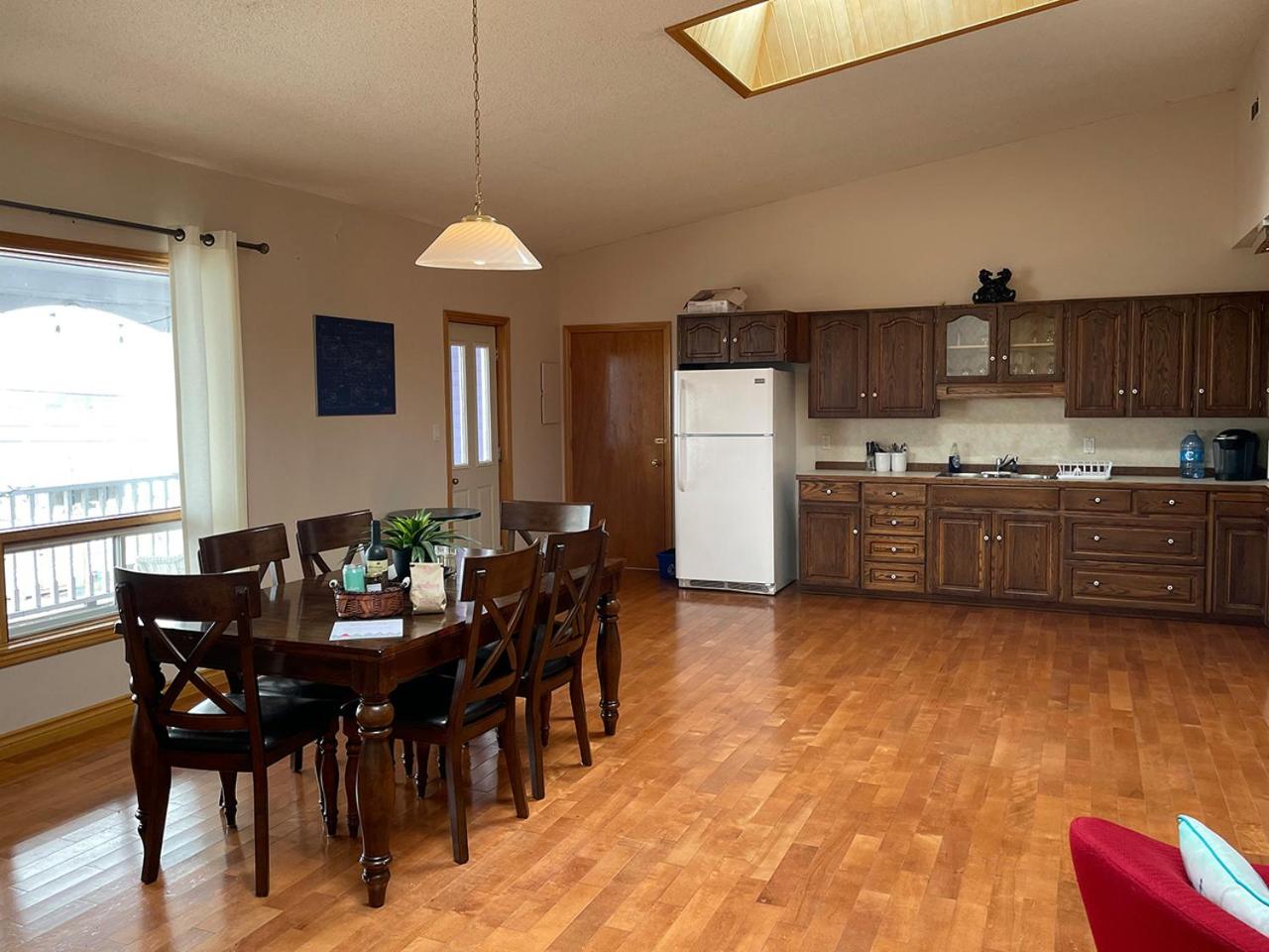 Three-Bedroom Apartment photo 2