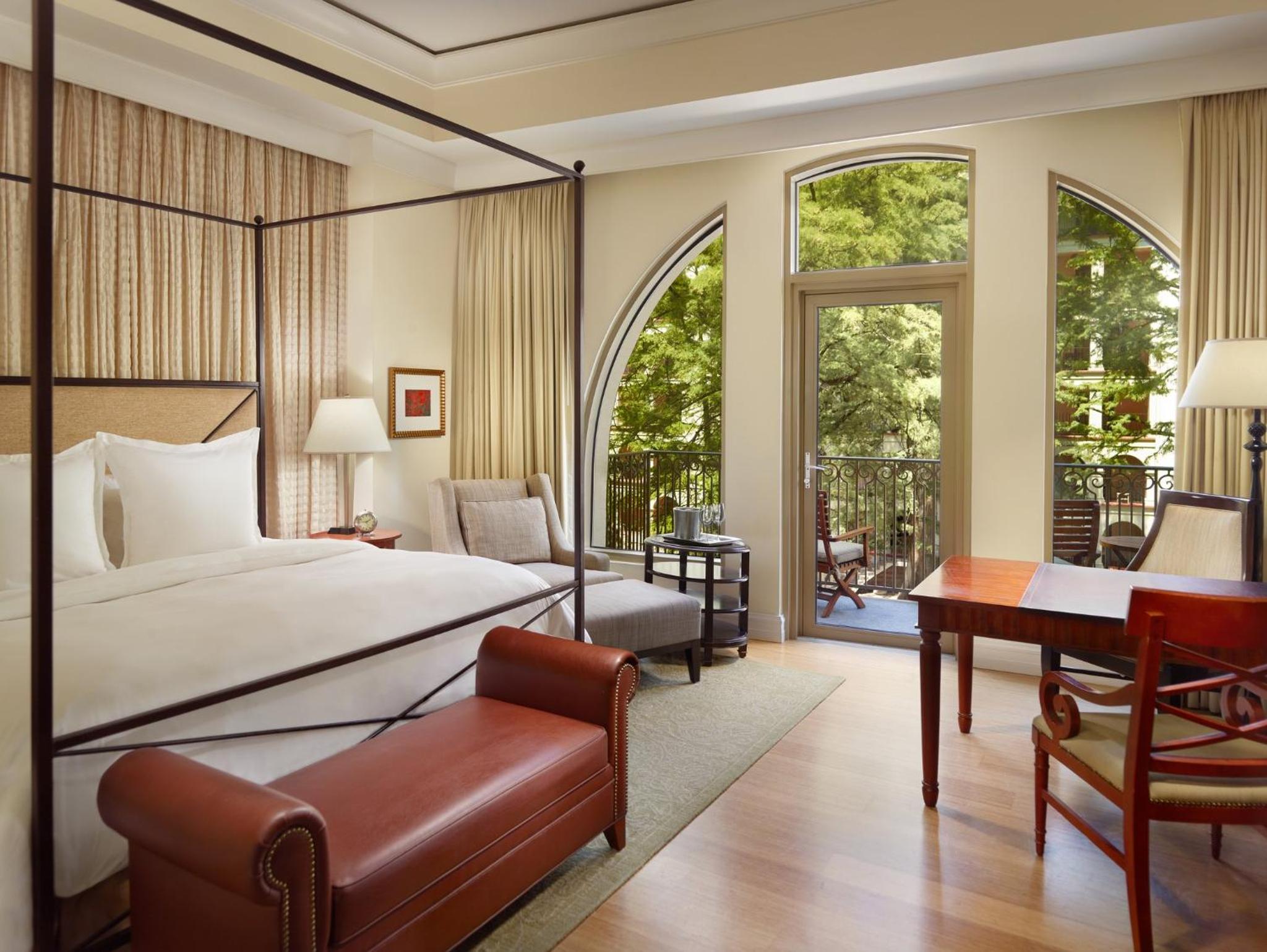 Luxury Spa with Balcony  - 1 King Bed - Photo 1