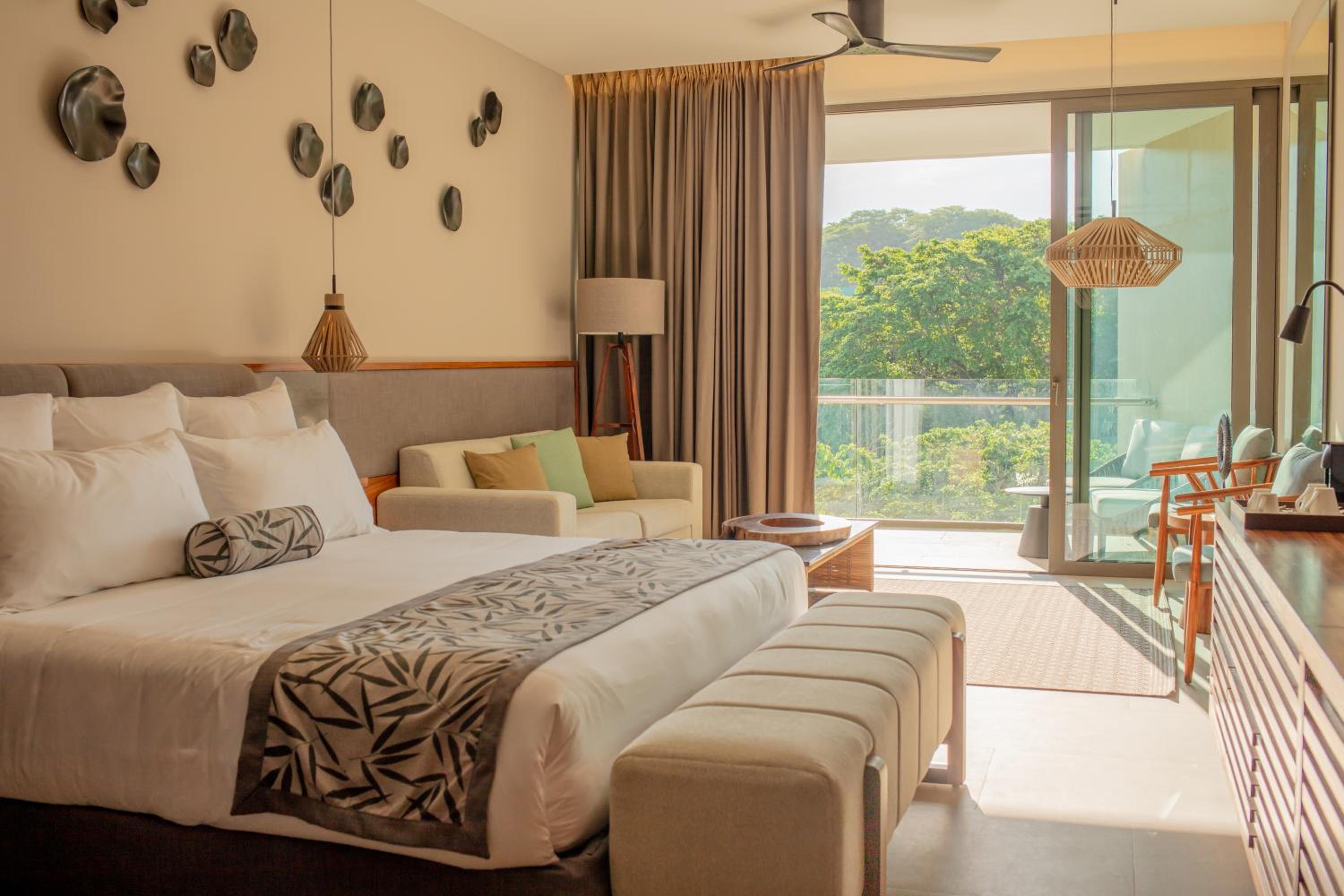 Junior Suite Tropical View King - Photo 1