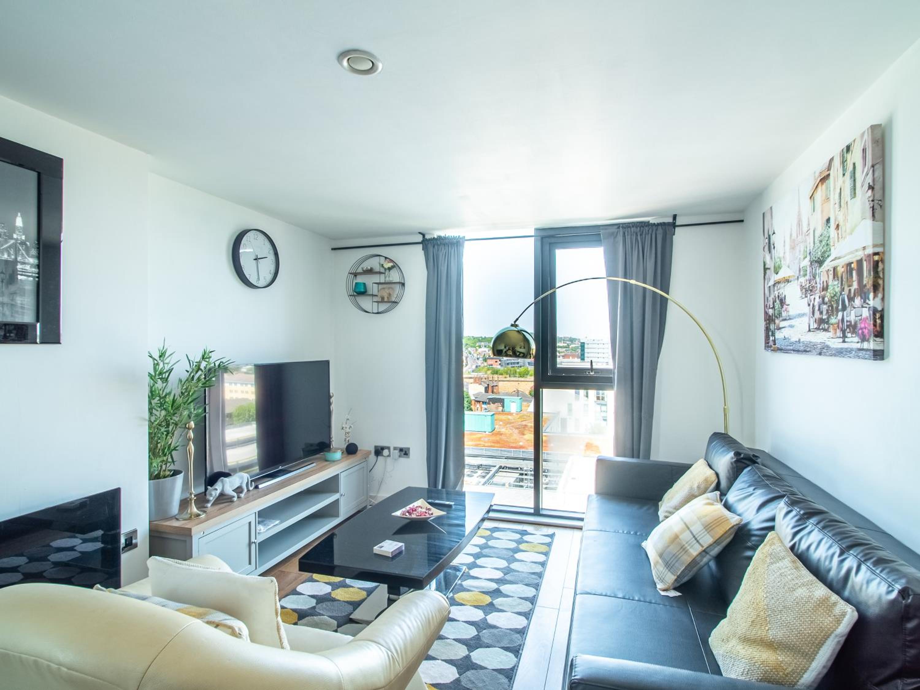 Two-Bedroom Apartment - Photo 3
