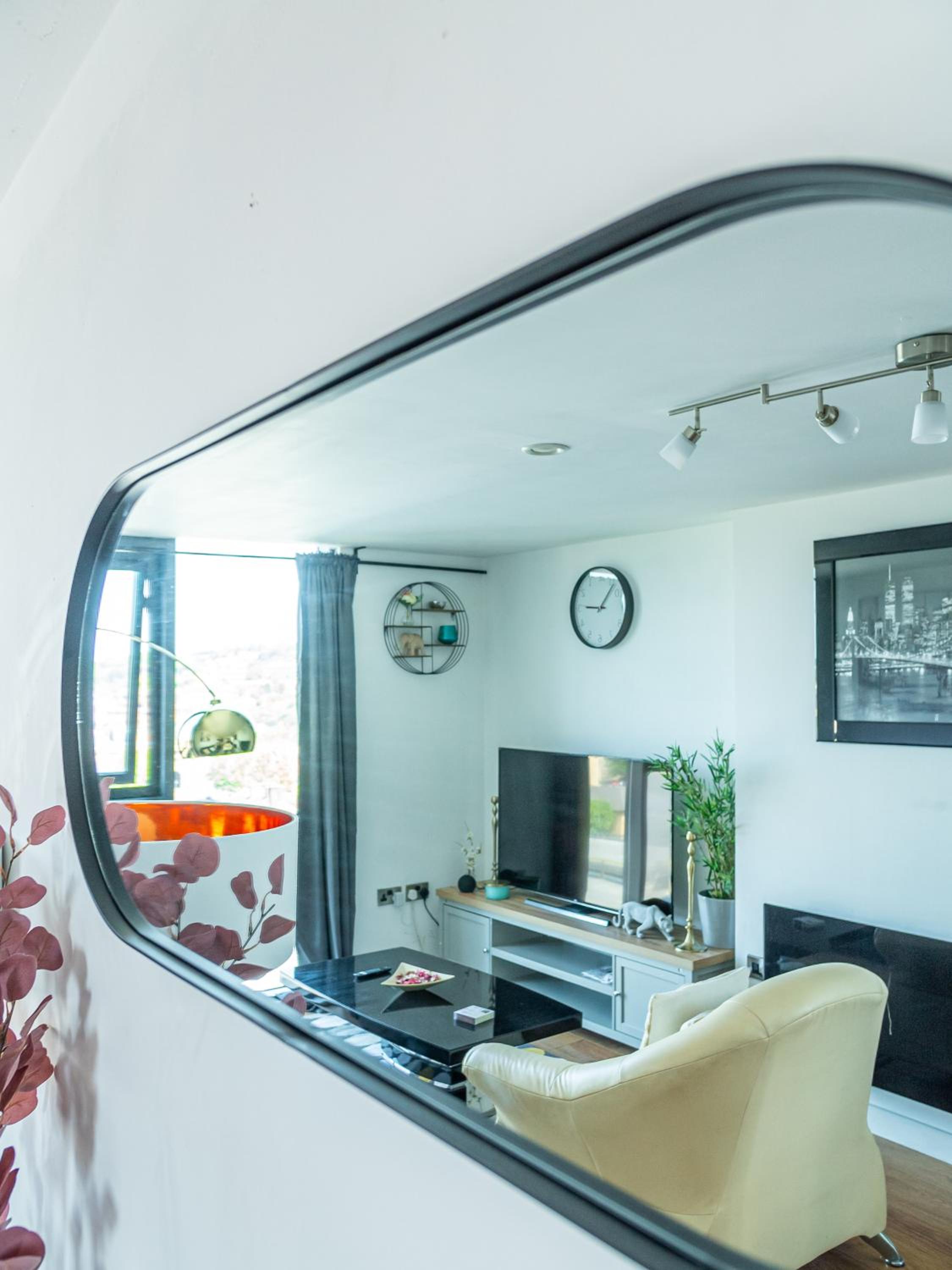 Two-Bedroom Apartment - Photo 11
