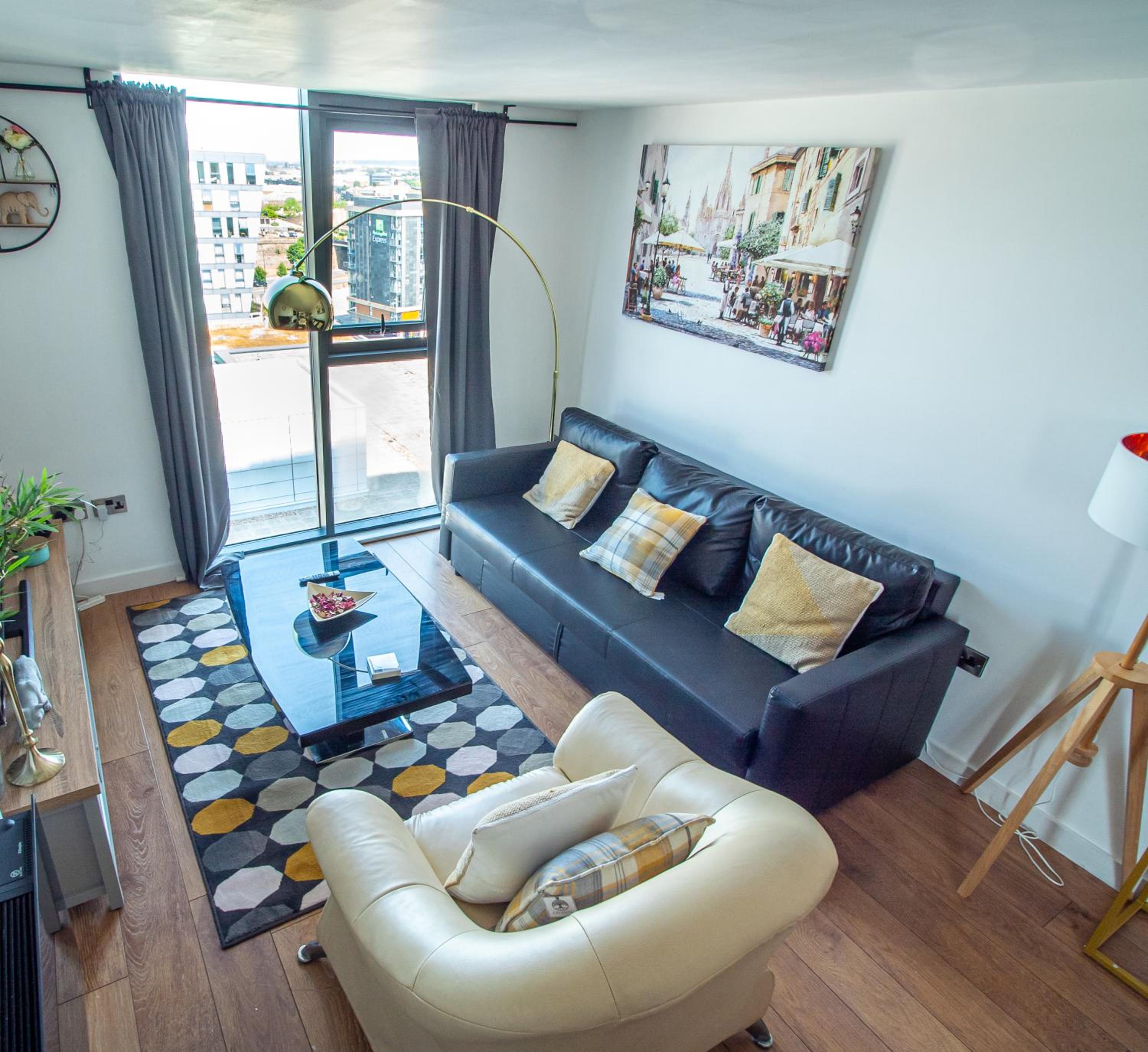 Two-Bedroom Apartment - Photo 16