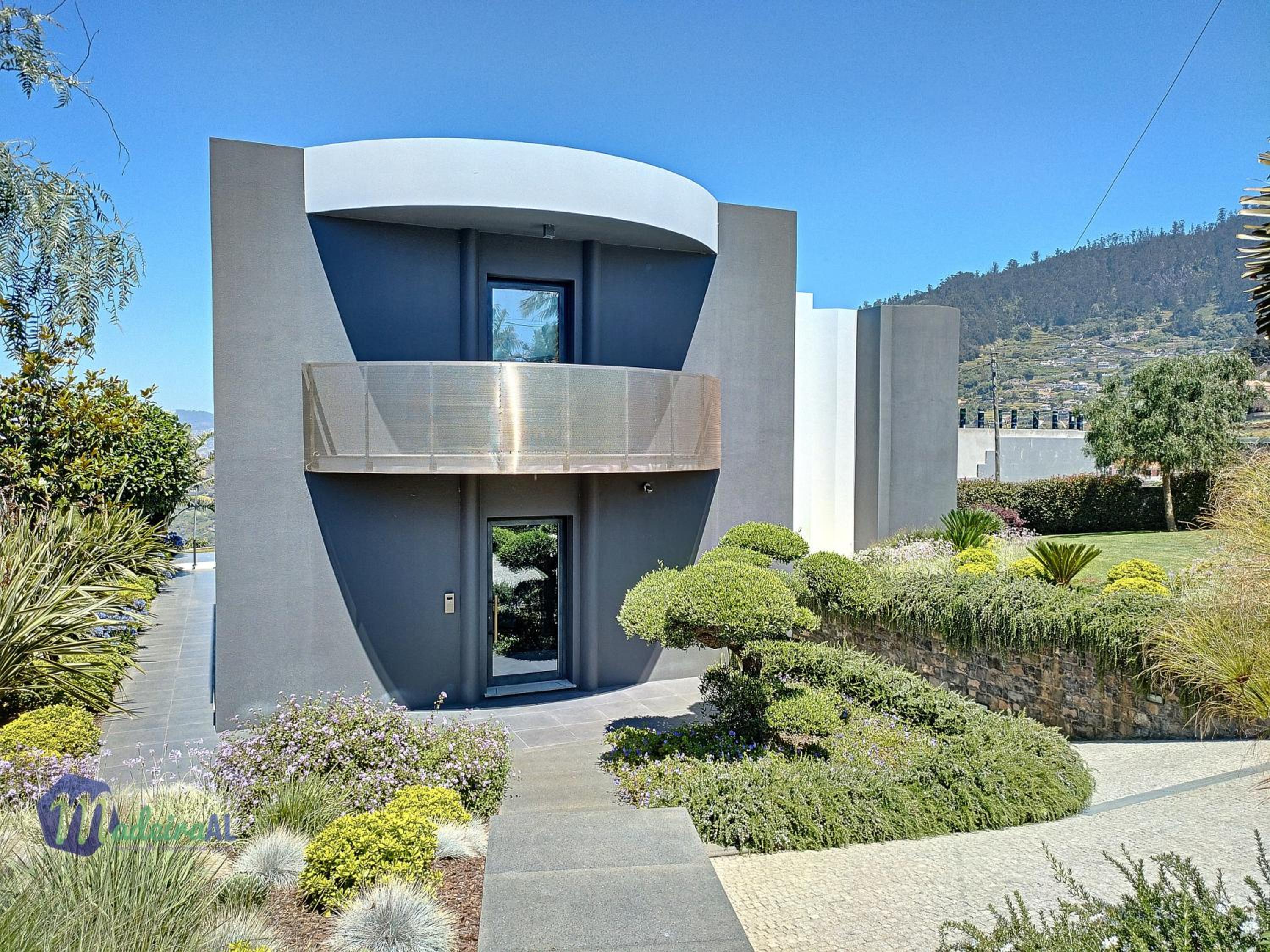 Villa photo 3