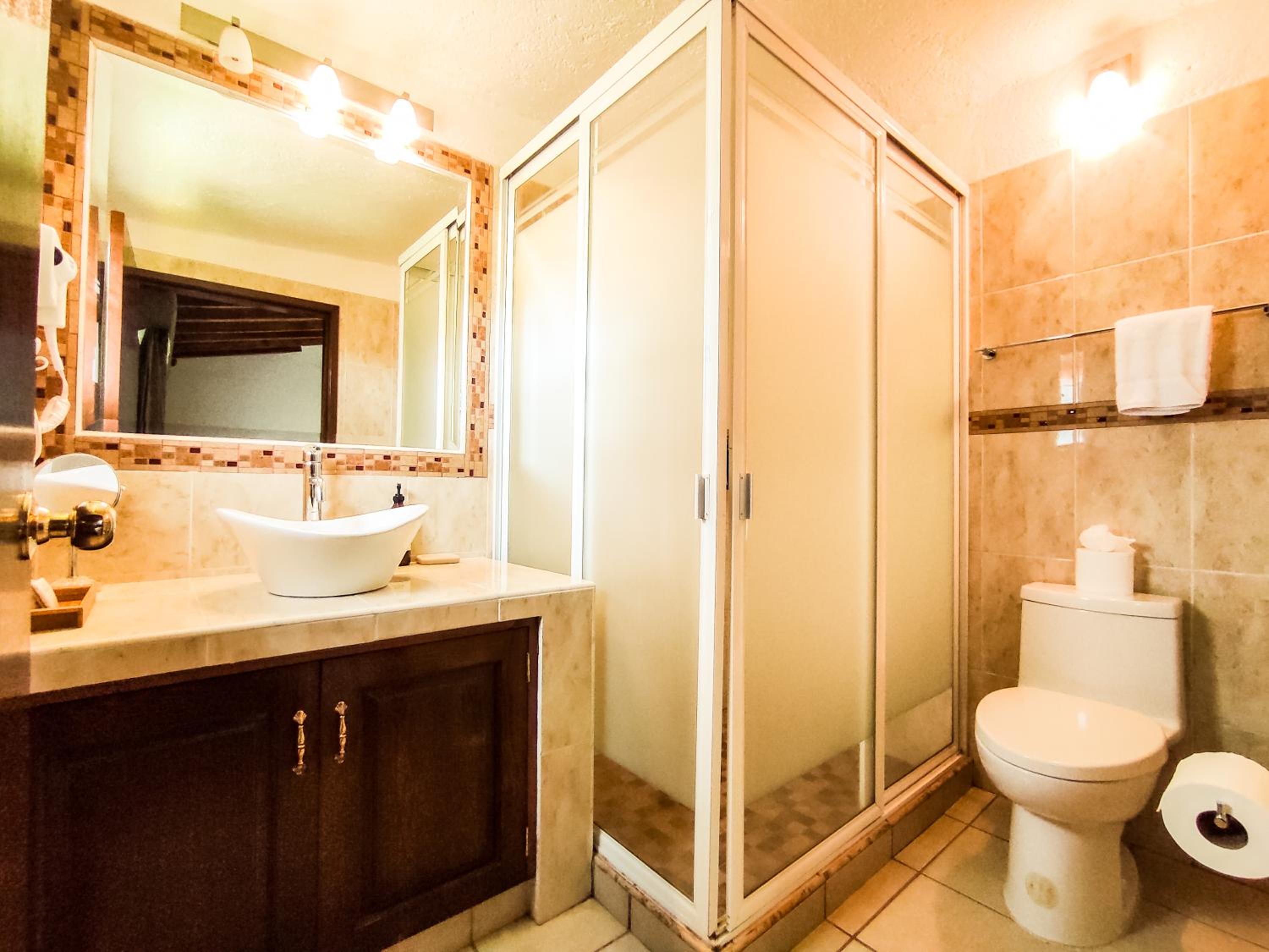 Two-Bedroom Suite - Photo 5