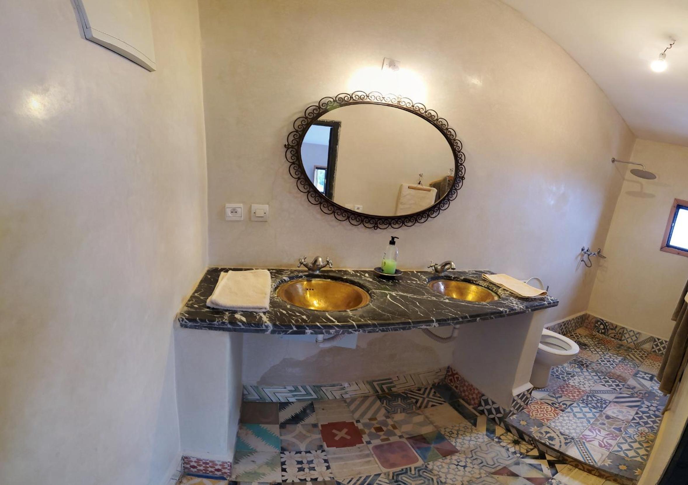 Triple Room with Balcony - Photo 6