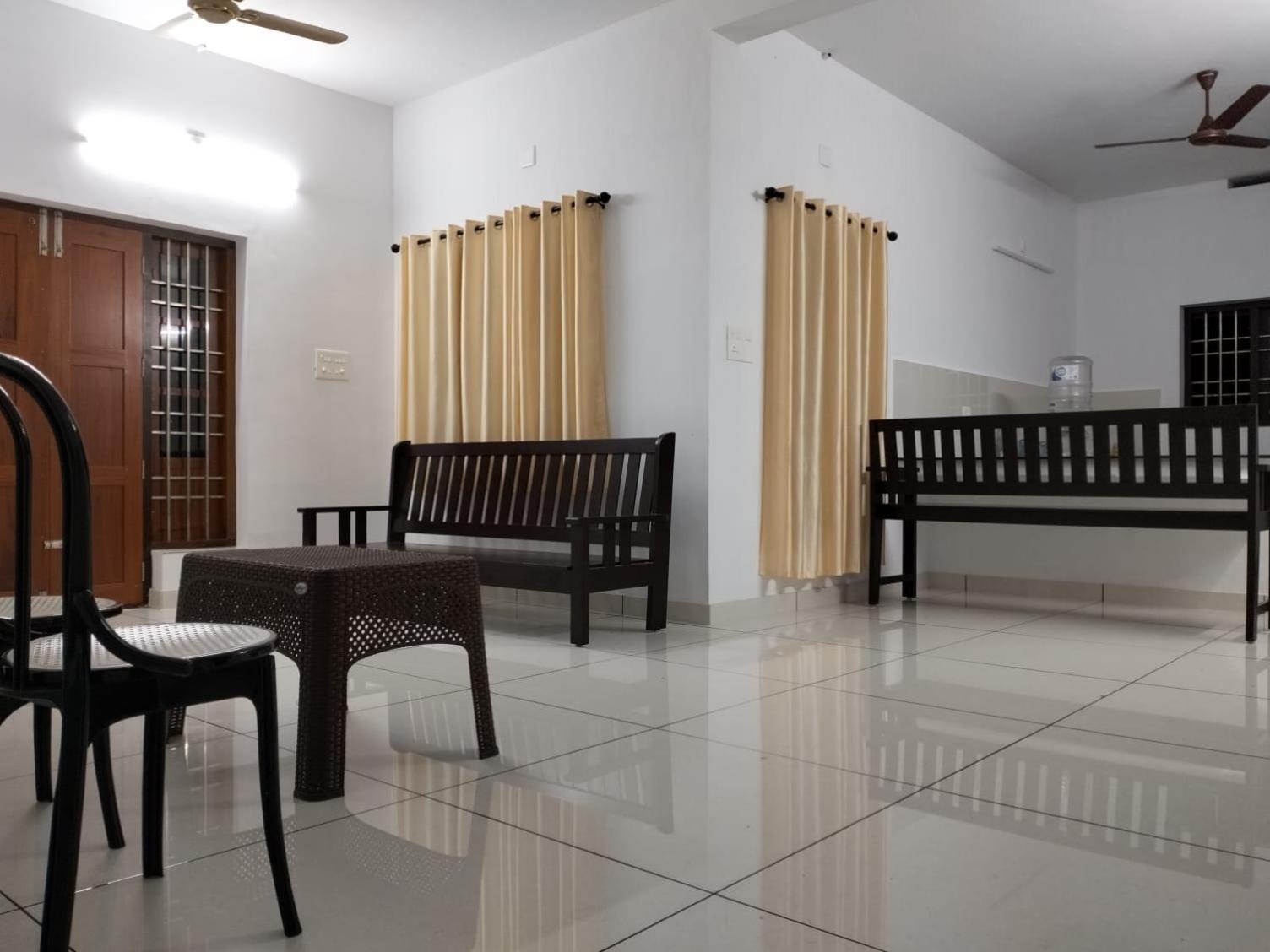 Deluxe Double Room With Bath photo 2