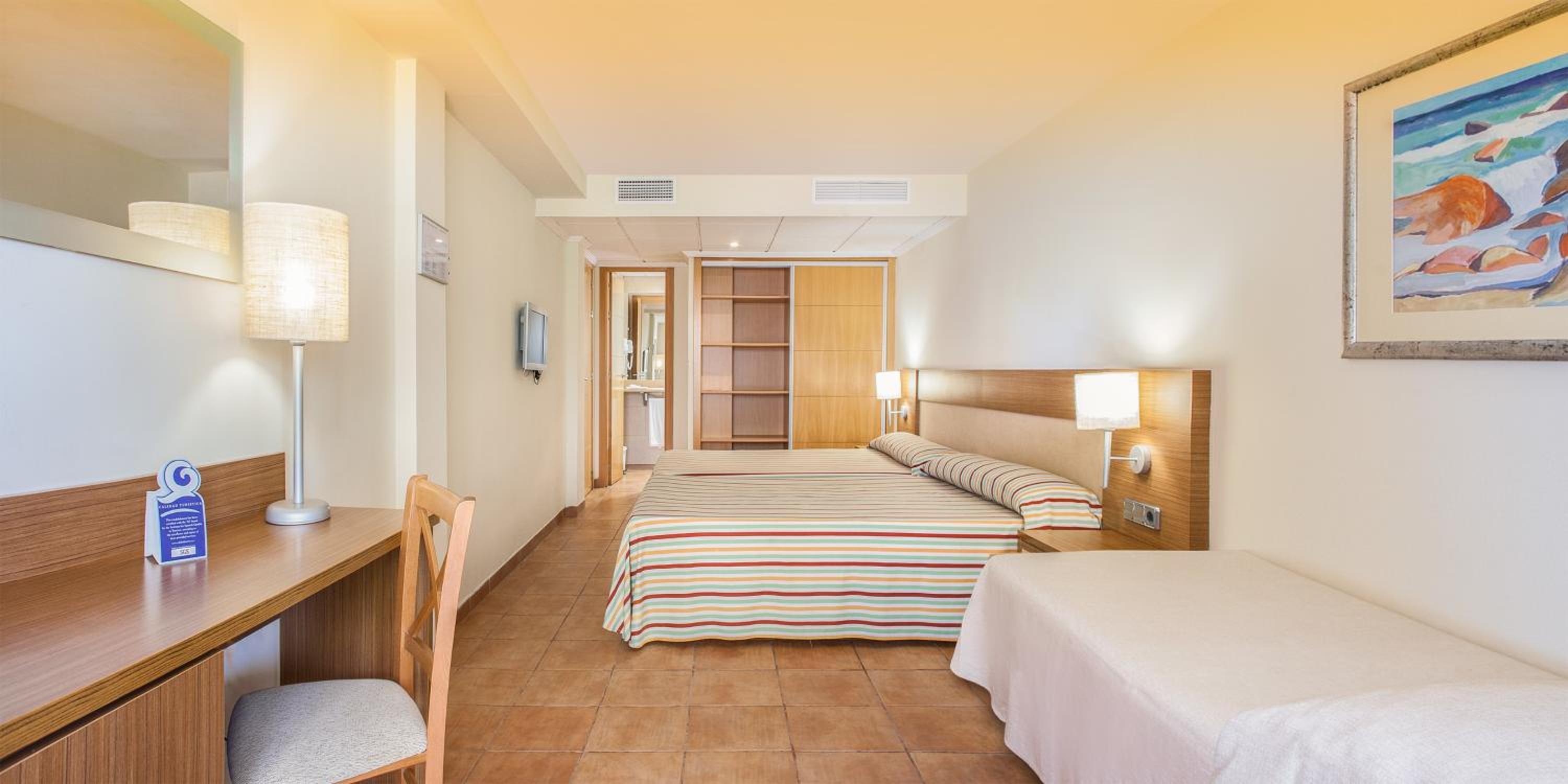 Family Room with Terrace (2 Adults + 1 Child)