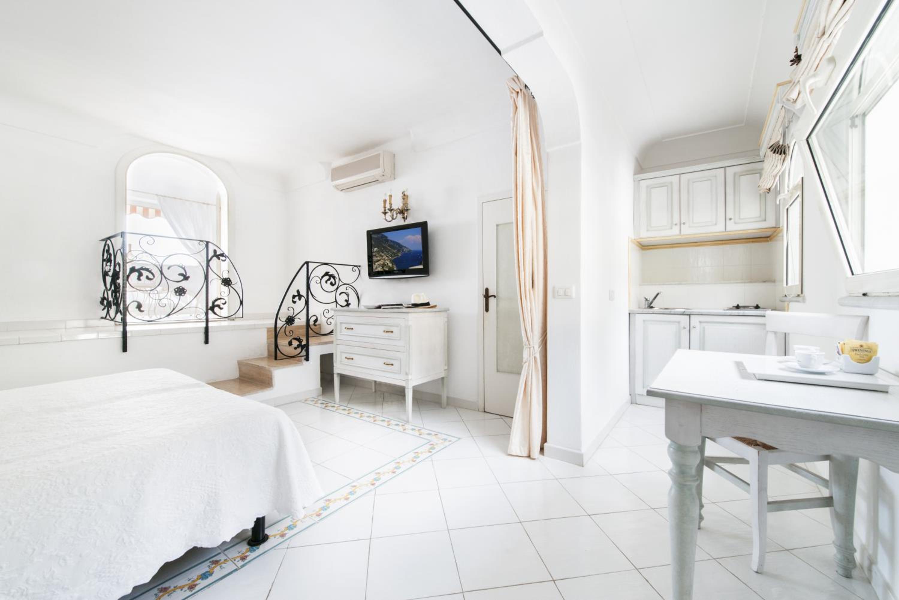 Superior Studio with Sea View - Photo 5