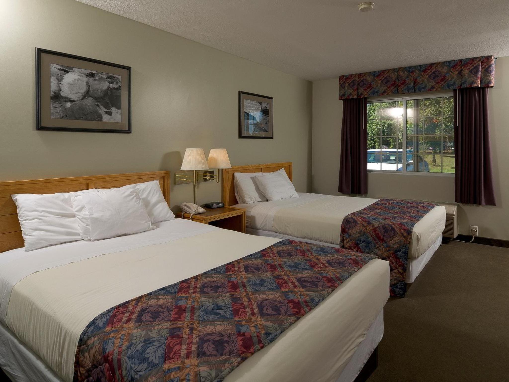 Queen Room with Two Queen Beds - Photo 1