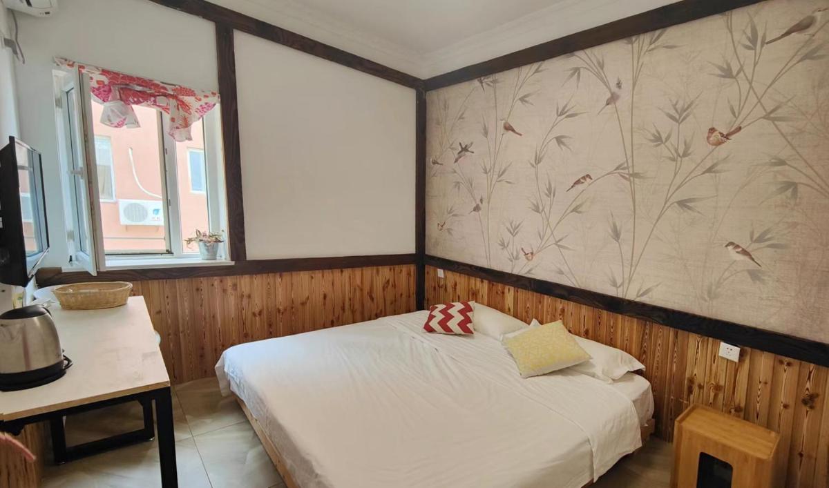 Queen Room photo 1