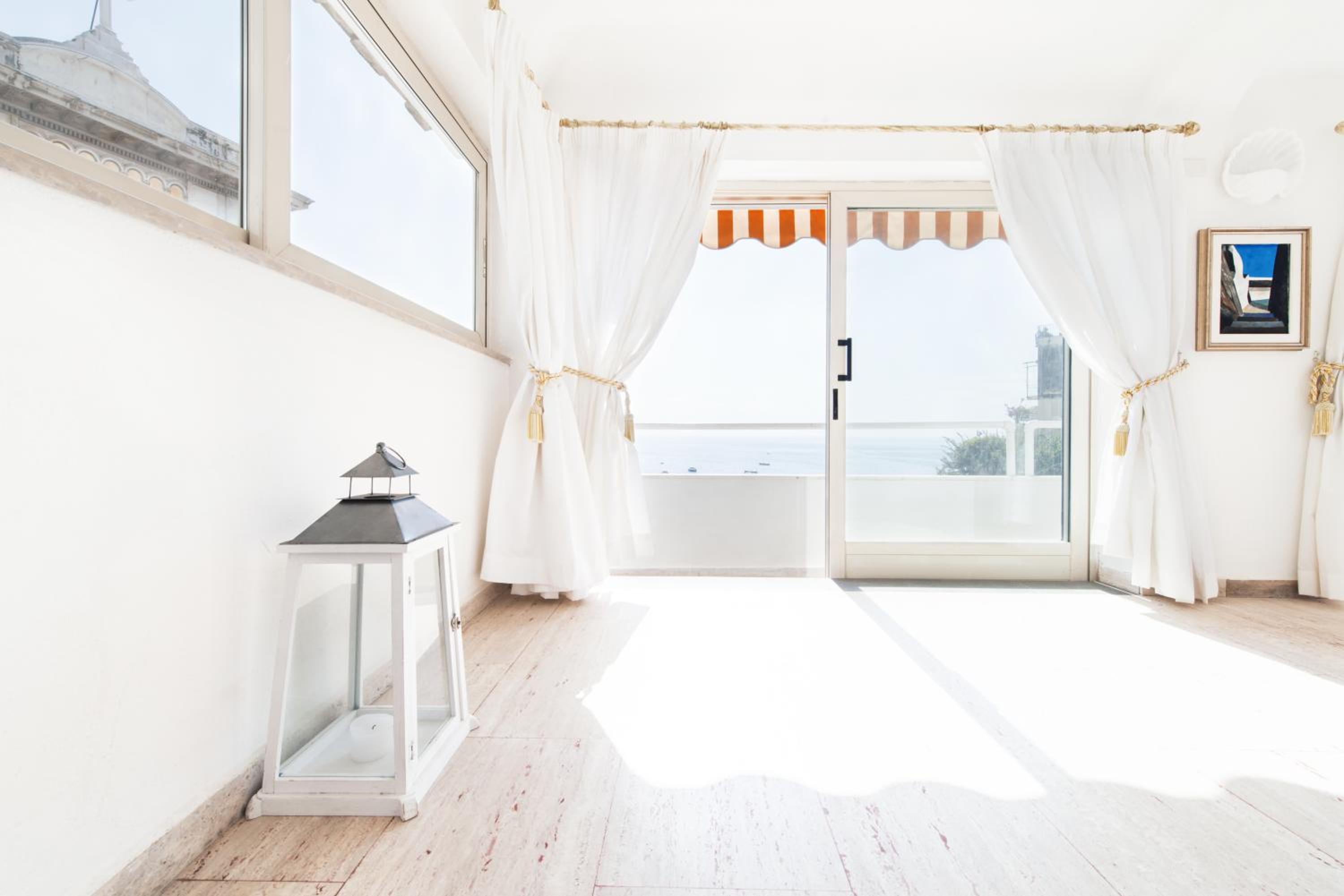 Superior Studio with Sea View - Photo 3