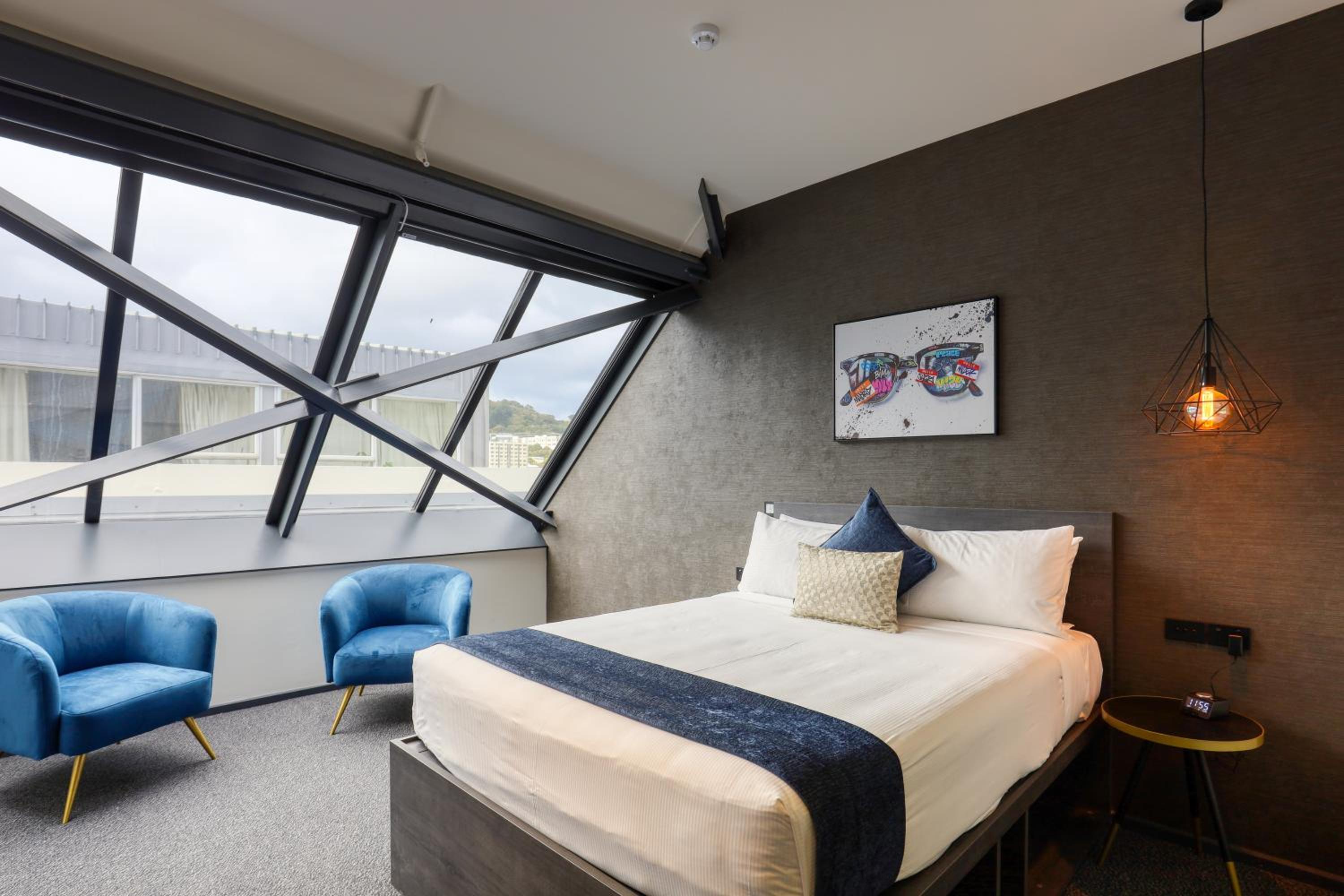 Business Queen Room - Photo 1