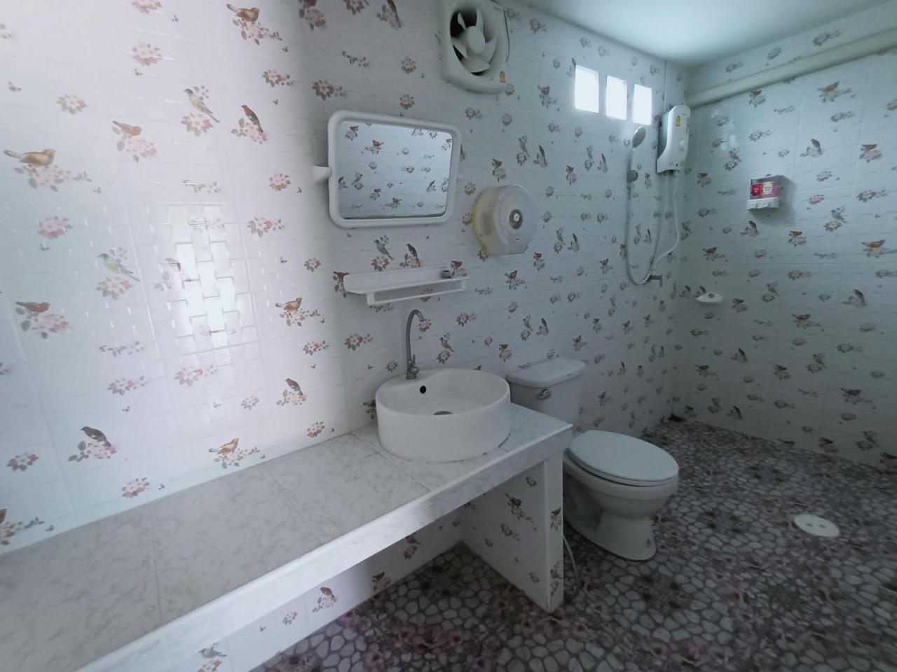 Family Double Room - Photo 17