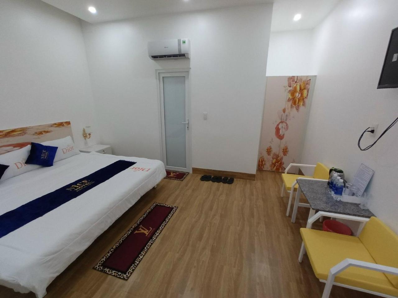 Standard Double Room - Photo 15