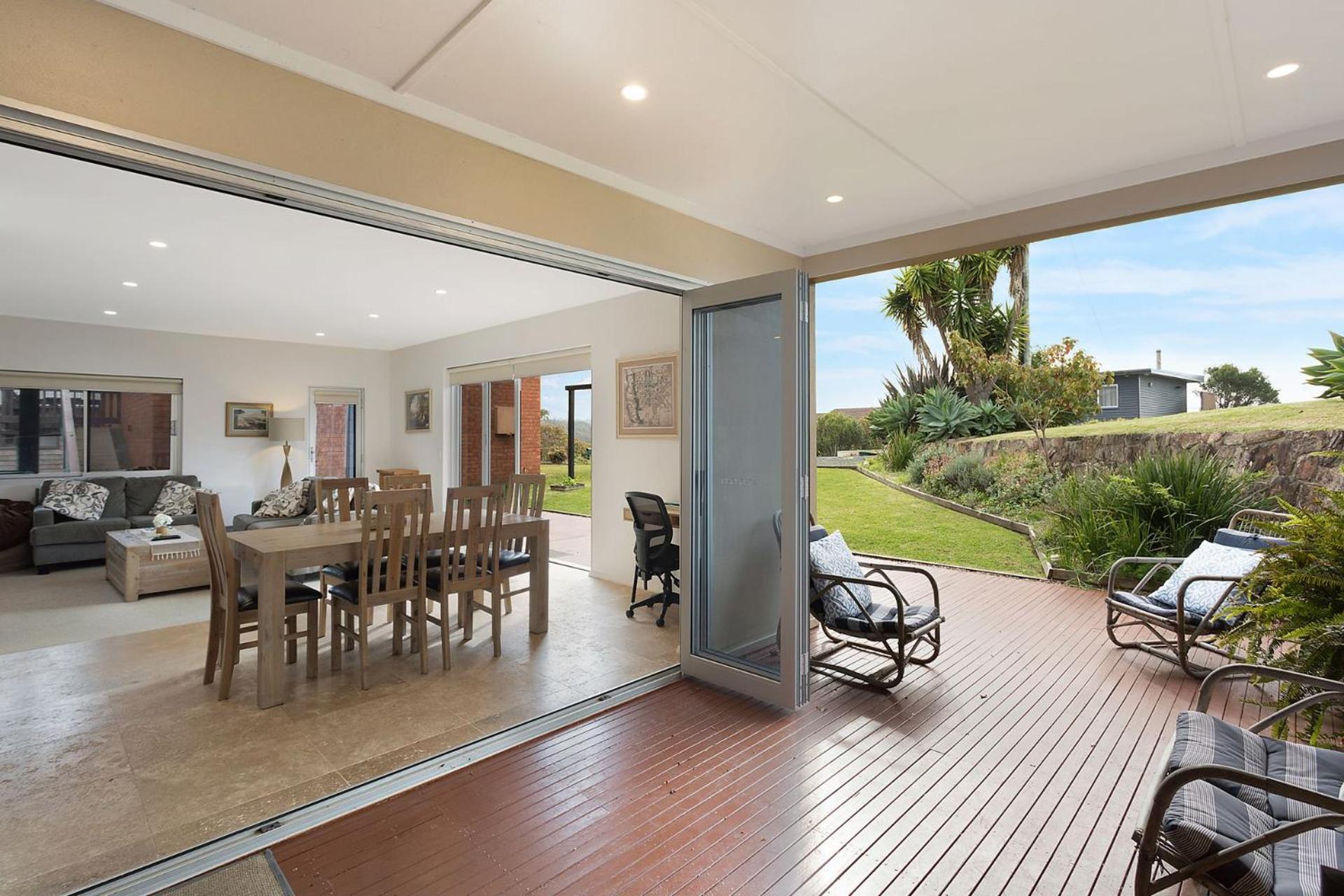 Three-Bedroom House photo 3