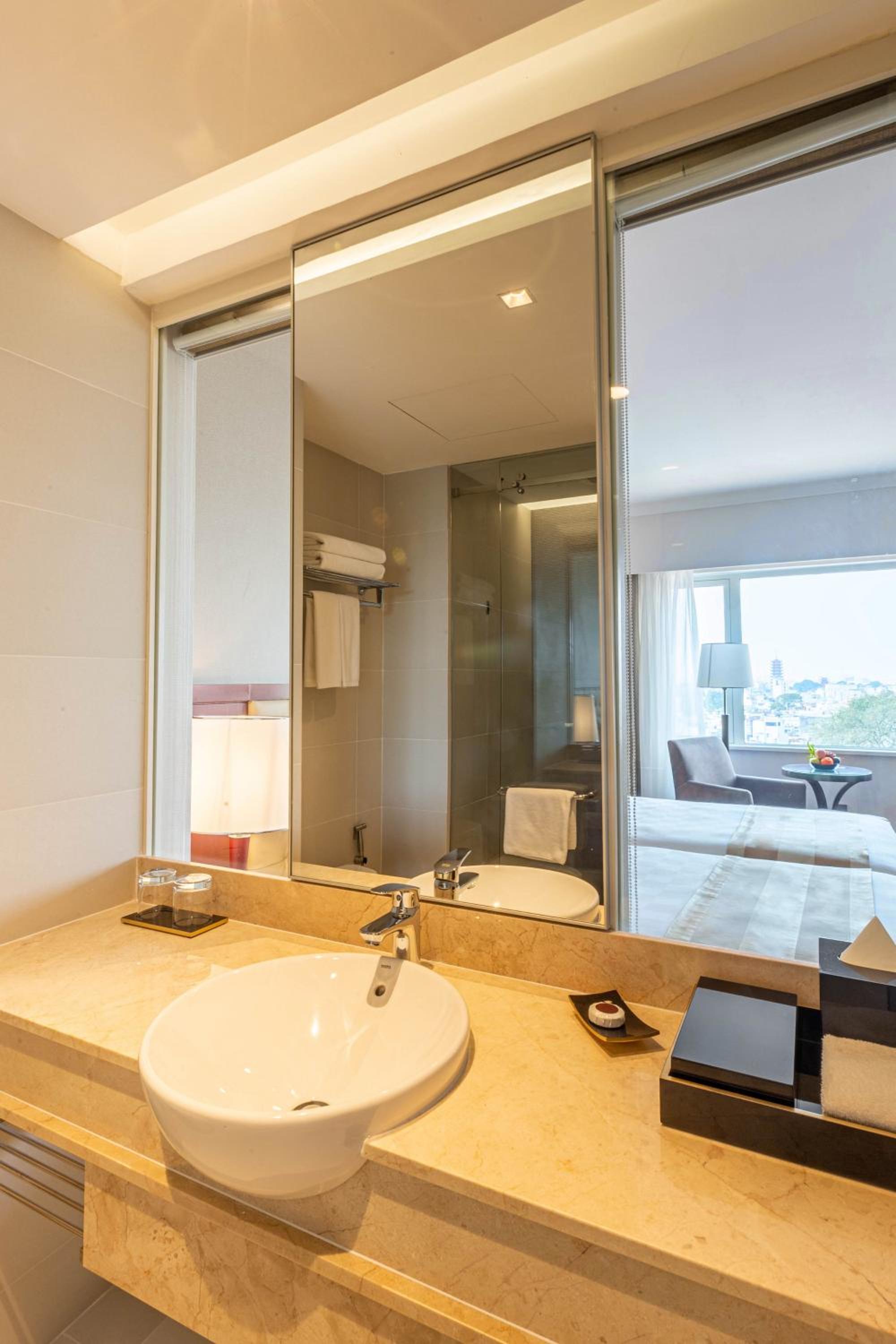 King Room with Balcony photo 3