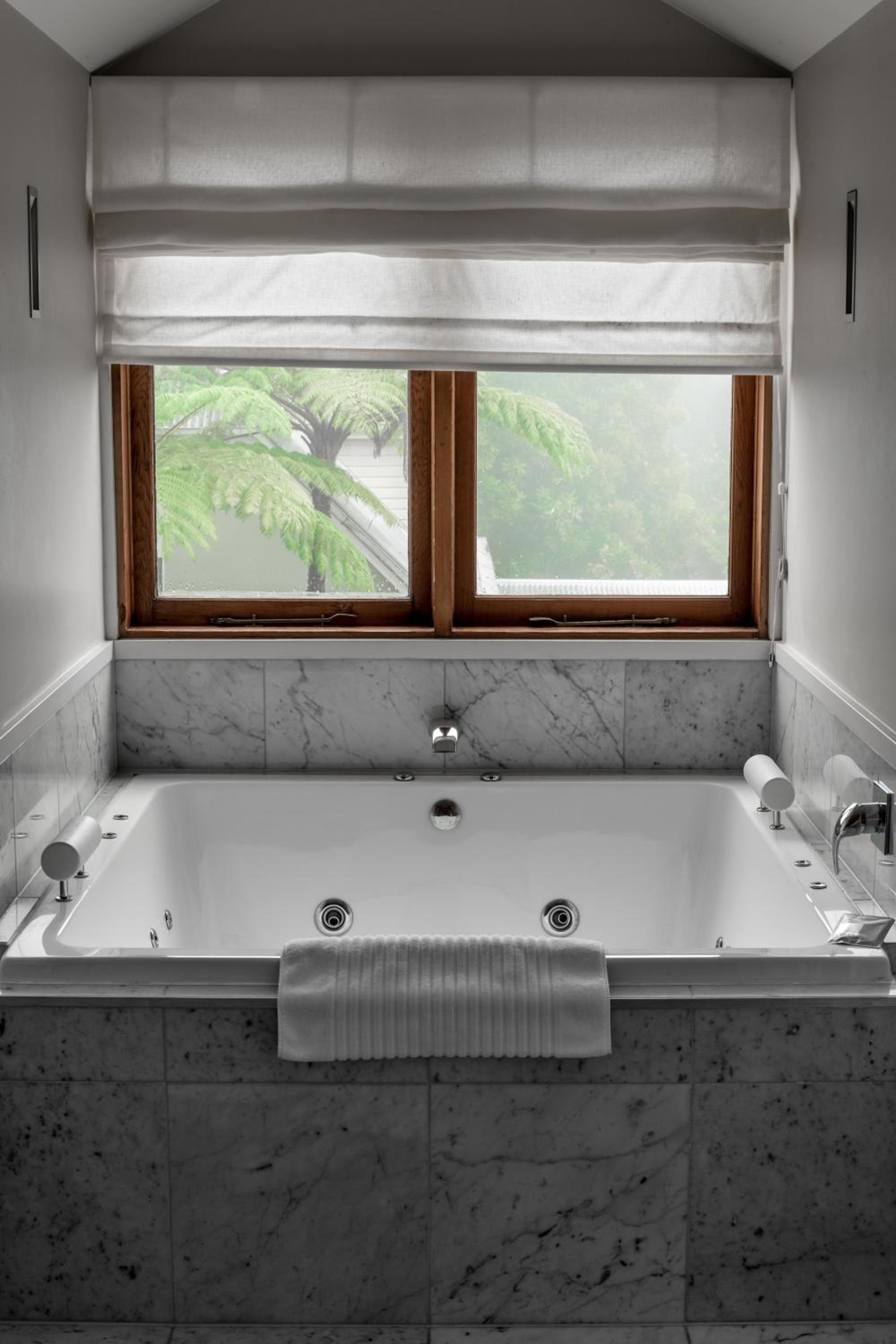 Provincial Suite photo 2
