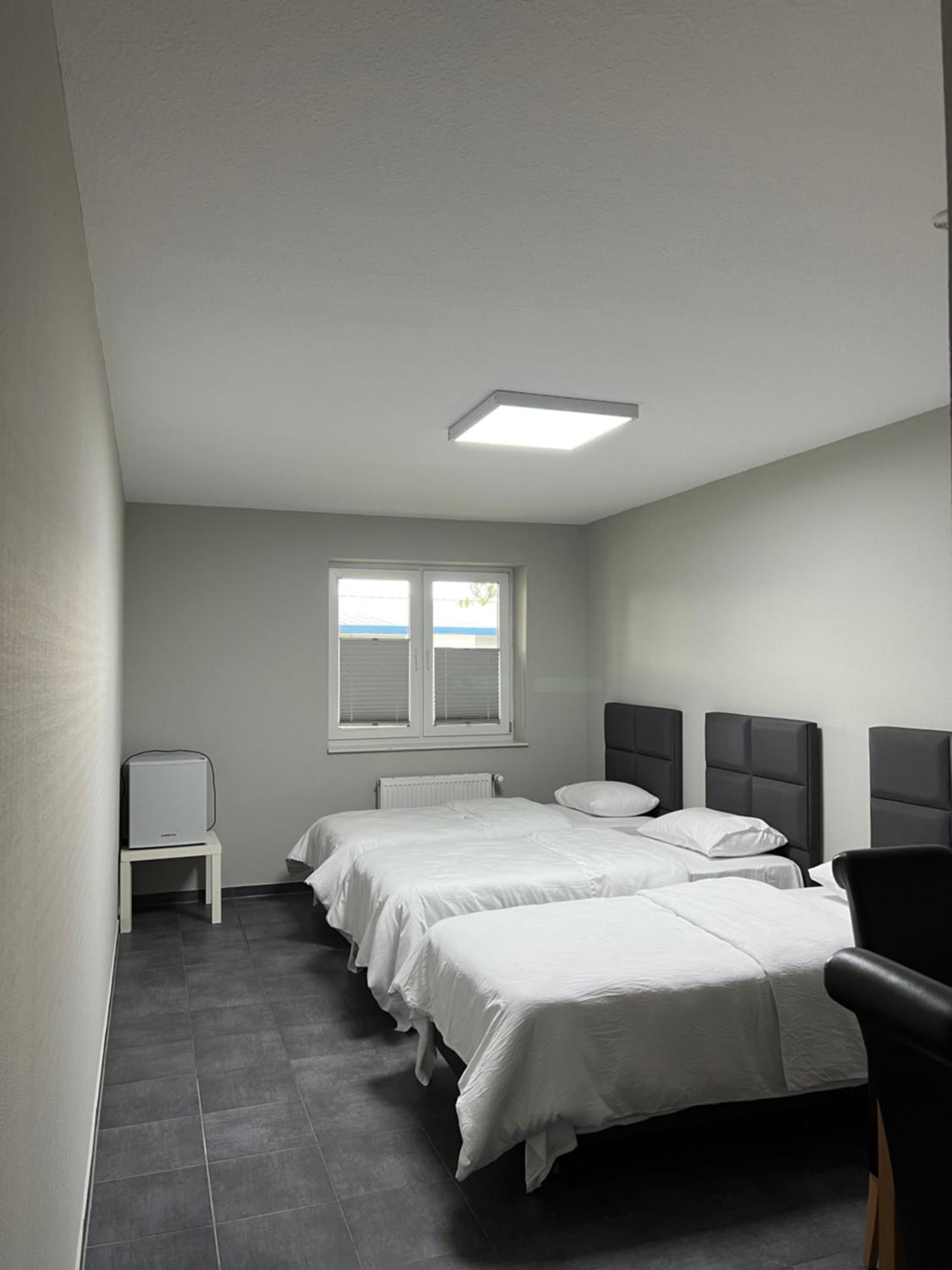Triple Room with Private Bathroom - Photo 4