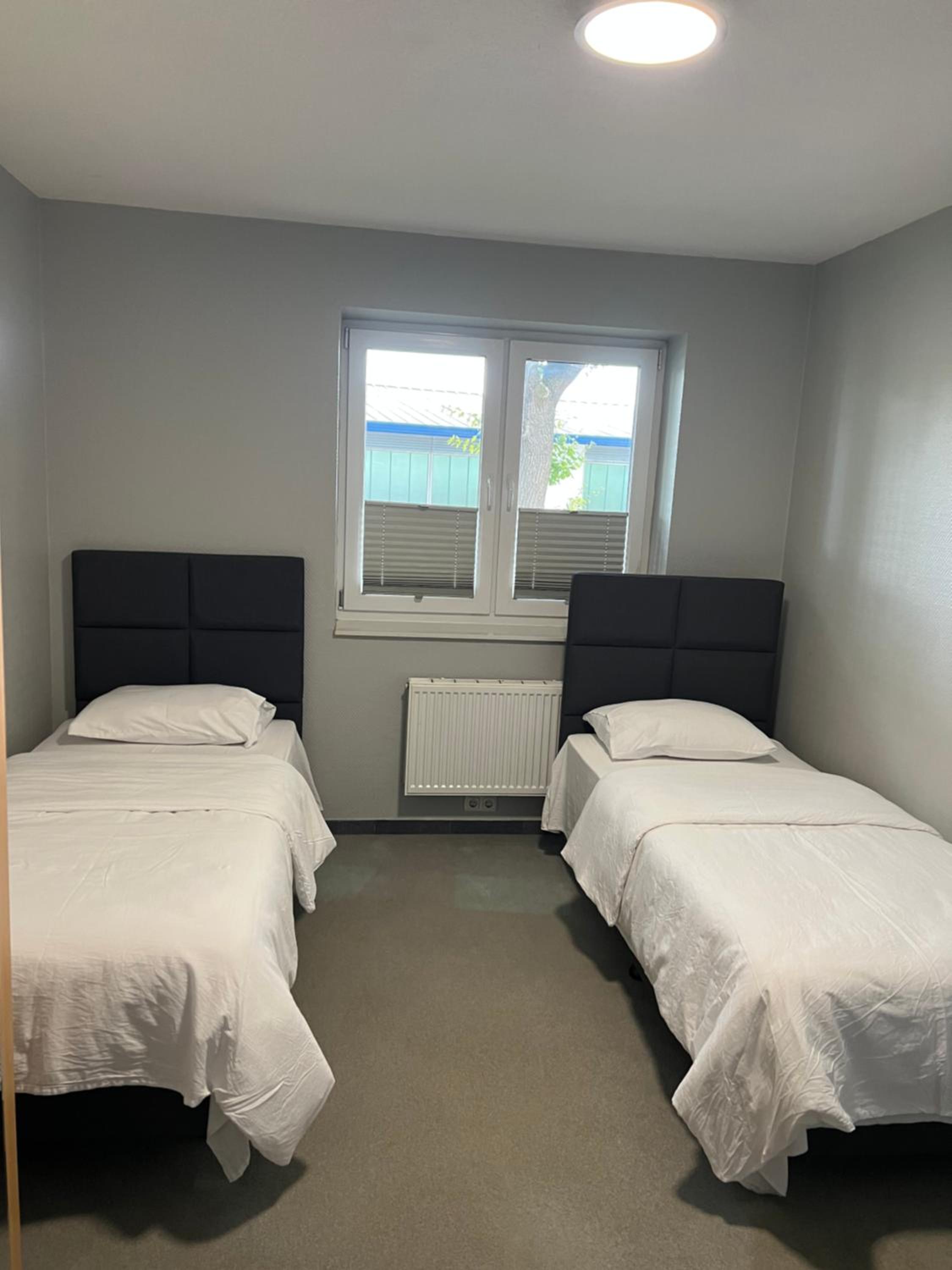 Double Room with Private Bathroom - Photo 2