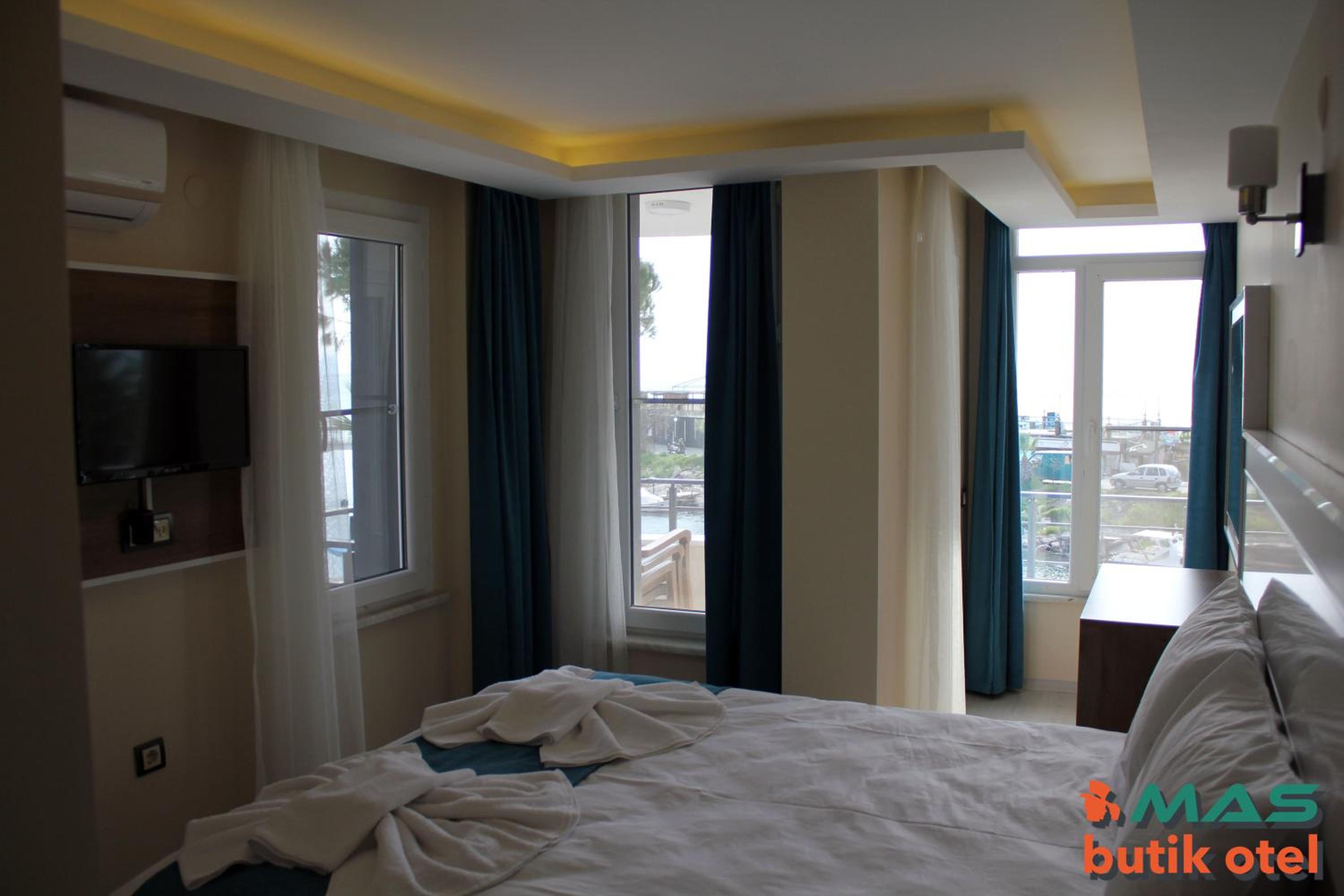 Double Room with Sea View - Photo 3