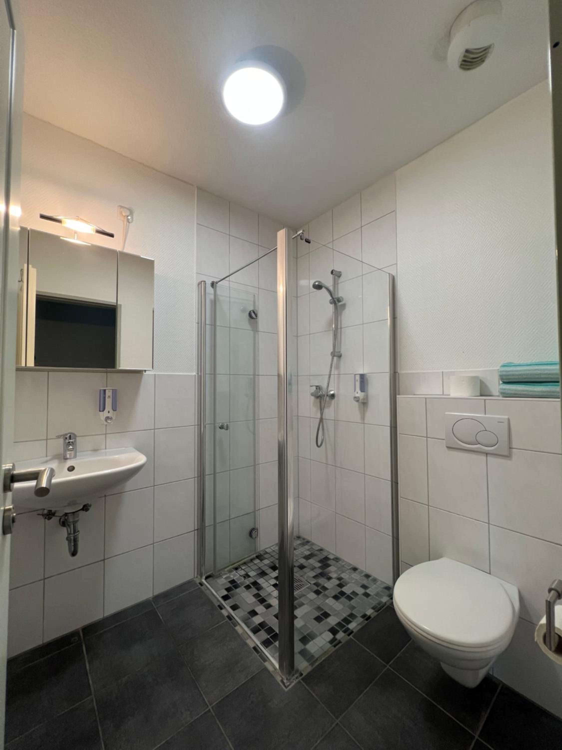 Single Room with Bathroom photo 2
