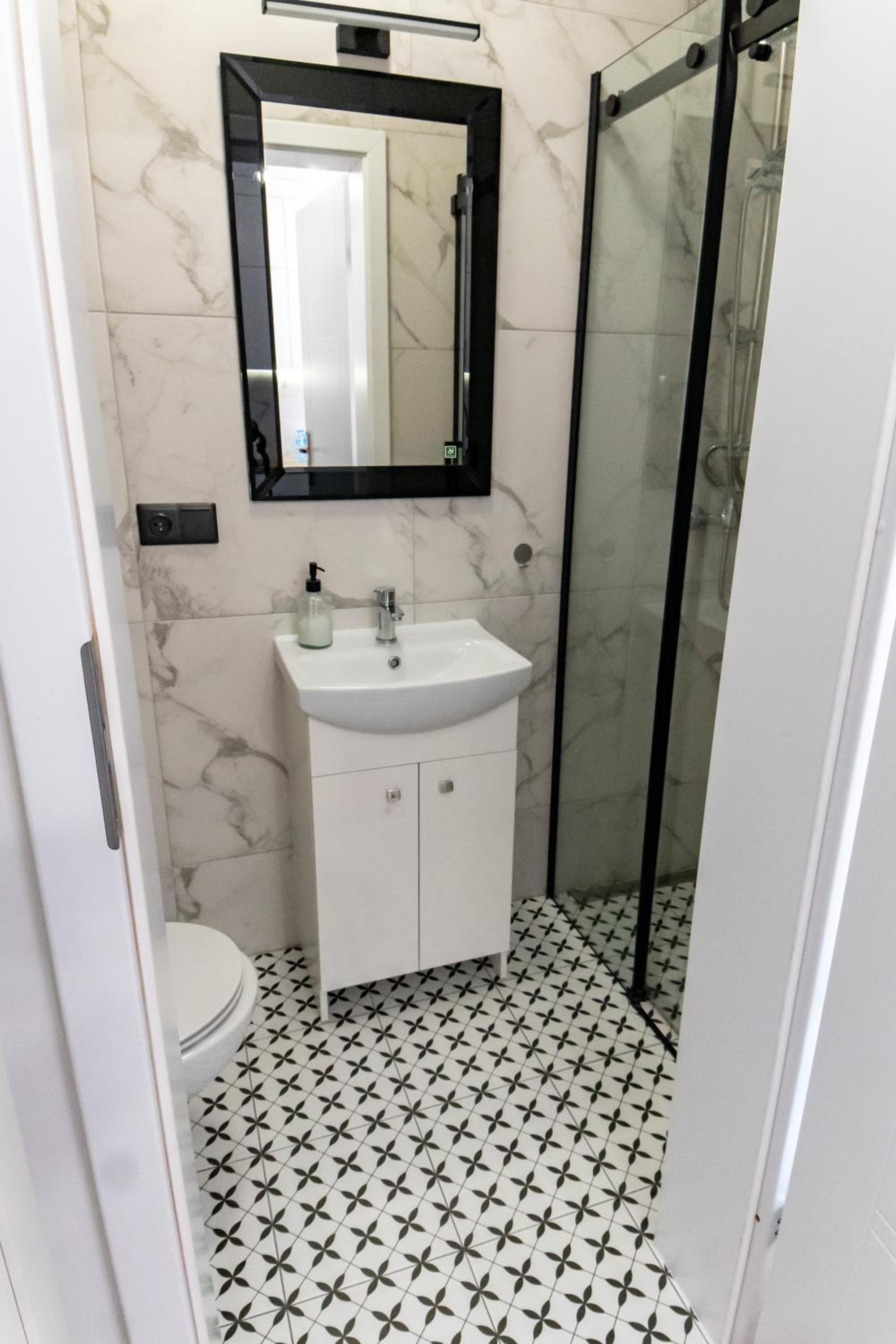 One-Bedroom Apartment - Photo 1