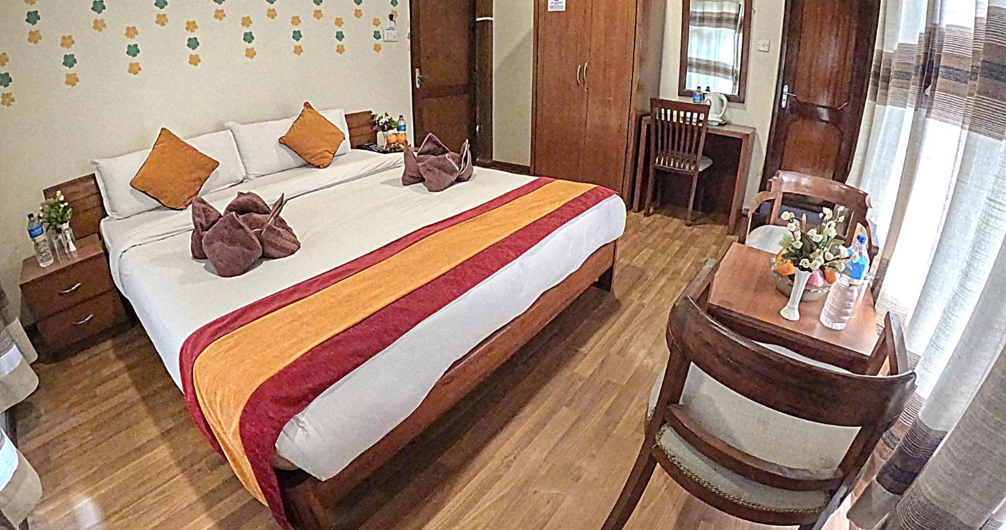 Double Room with Private Bathroom - Photo 32