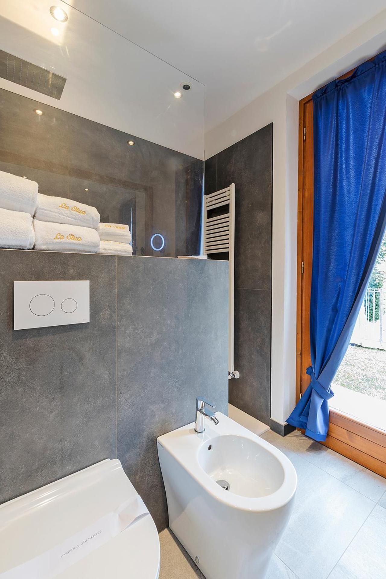 Double Room - Photo 15