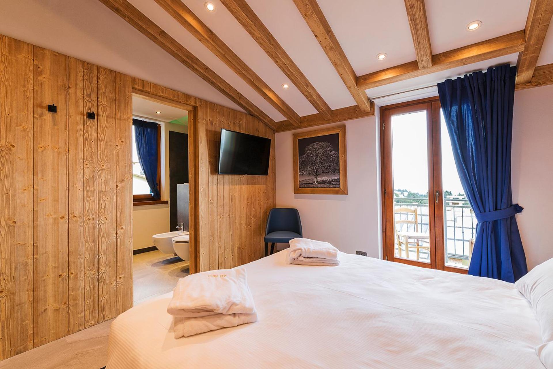 Double Room - Photo 28