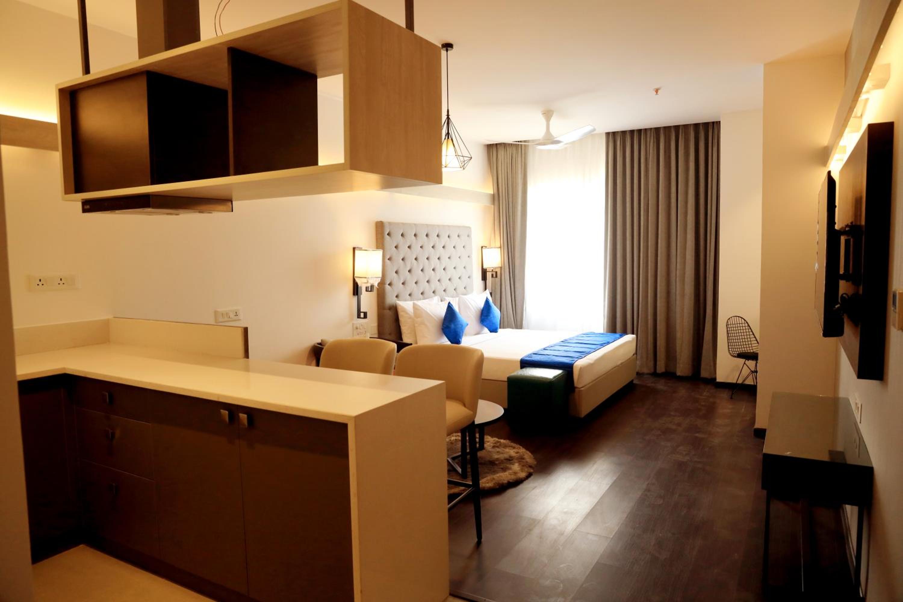 Studio Suite with 10% off on Food & Beverages with a-la-carte selection , 10% Off on Laundry service for upto 2 clothing item(s) - Photo 6