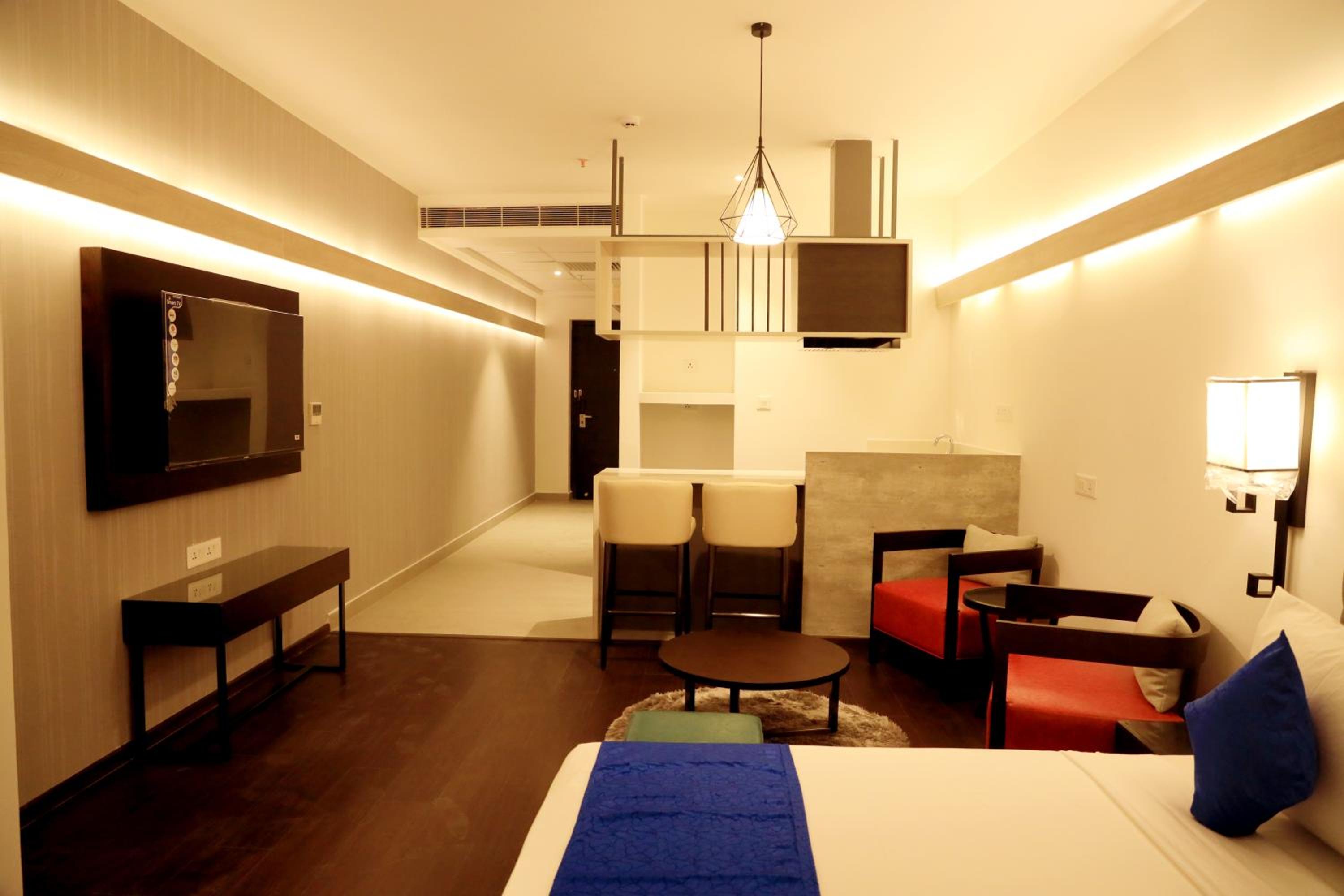 Studio Suite with 10% off on Food & Beverages with a-la-carte selection , 10% Off on Laundry service for upto 2 clothing item(s) - Photo 5