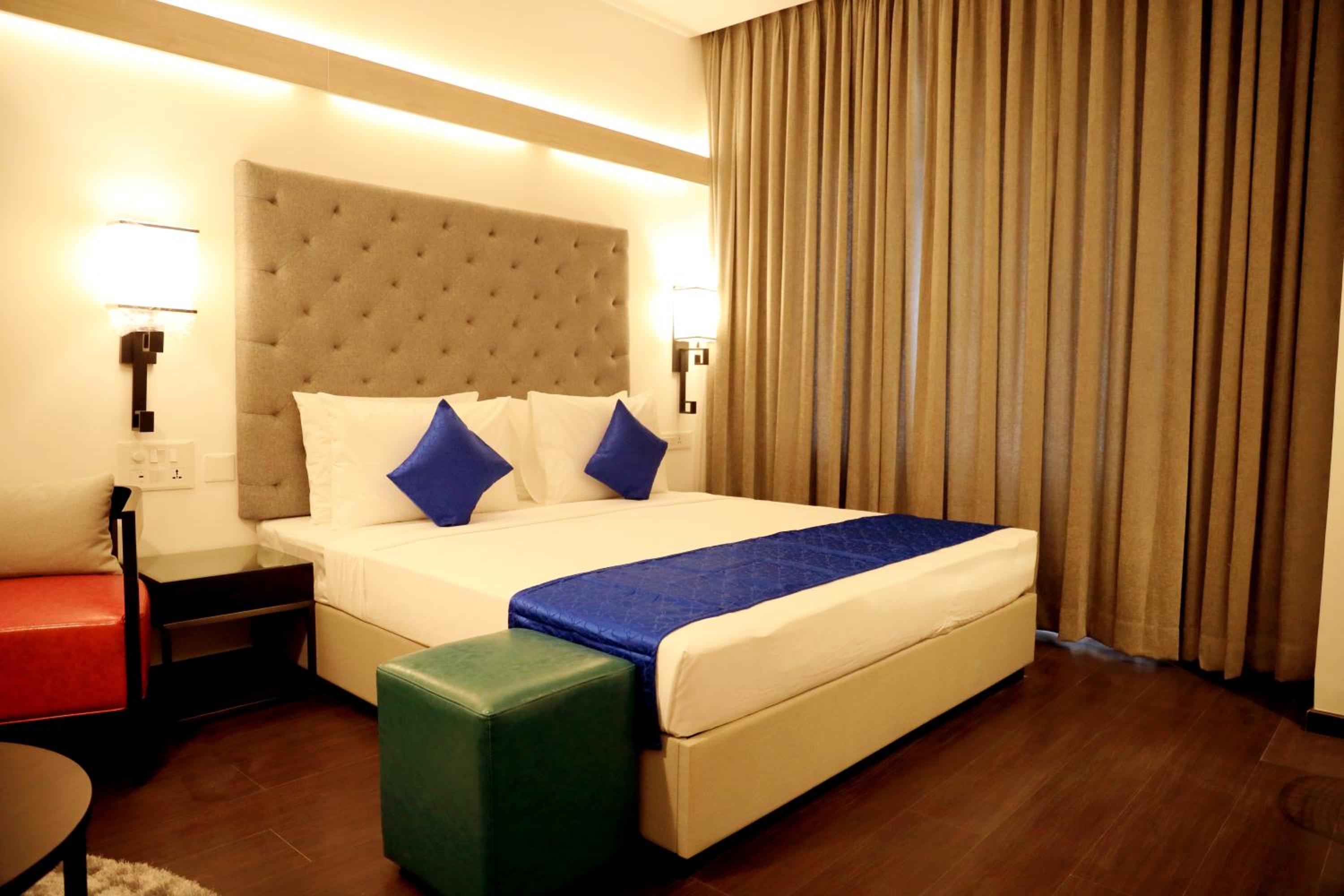 Studio Suite with 10% off on Food & Beverages with a-la-carte selection , 10% Off on Laundry service for upto 2 clothing item(s) - Photo 3