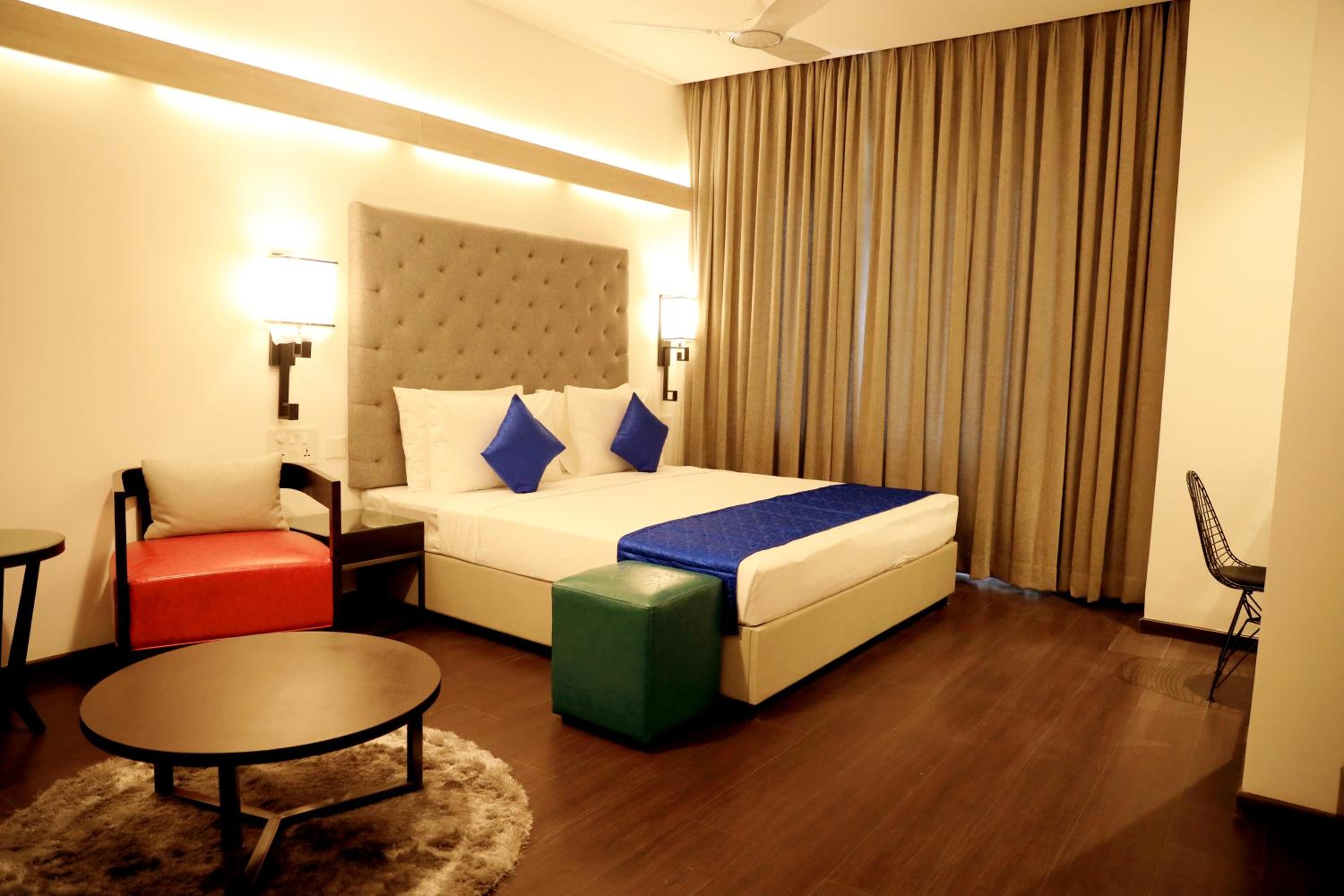 Studio Suite with 10% off on Food & Beverages with a-la-carte selection , 10% Off on Laundry service for upto 2 clothing item(s) - Photo 2