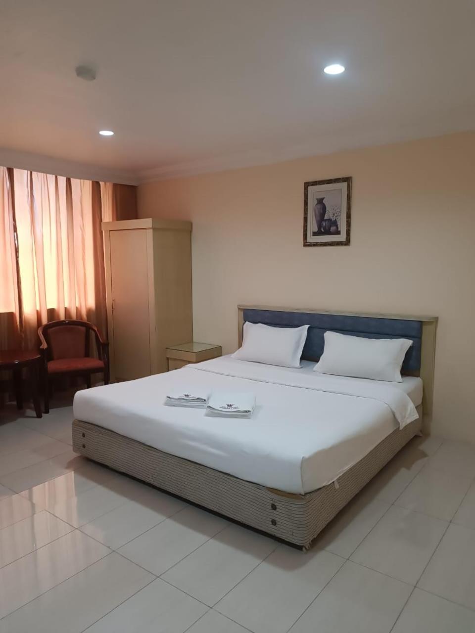 Deluxe King Room